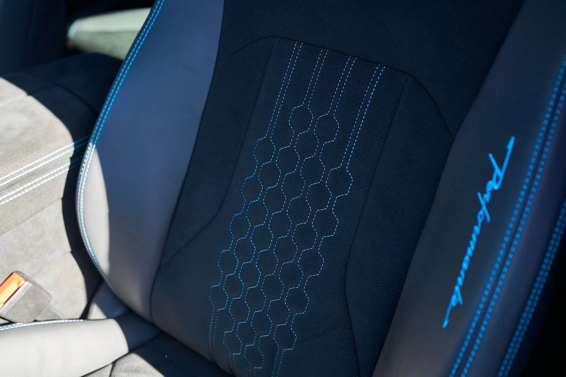 mph055_1082309079_Used_2024_Lamborghini_Urus_Performante_1764957670_b54f13a594