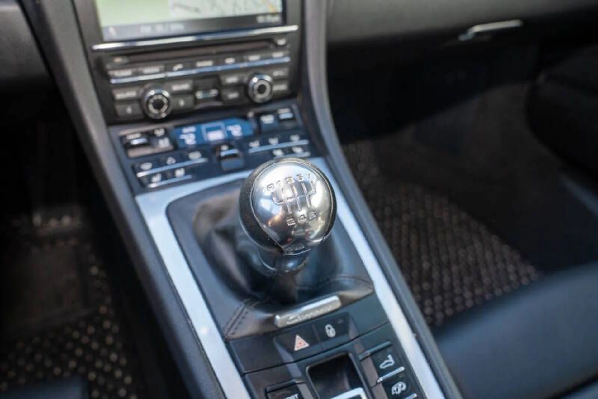 mph055_1092784171_2013_porsche_911_carrera_2dr_coupe_c830bc335f