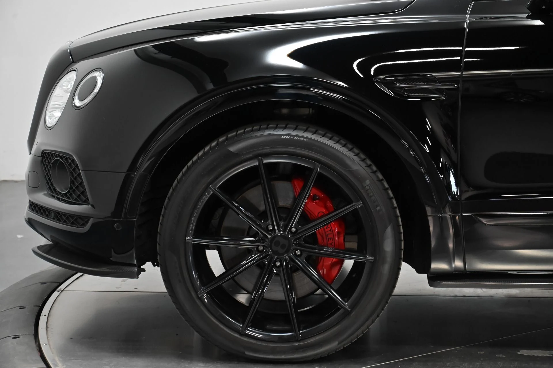 mph055_1114402413_Used_2018_Bentley_Bentayga_W12_1759788100_eaab40dab0