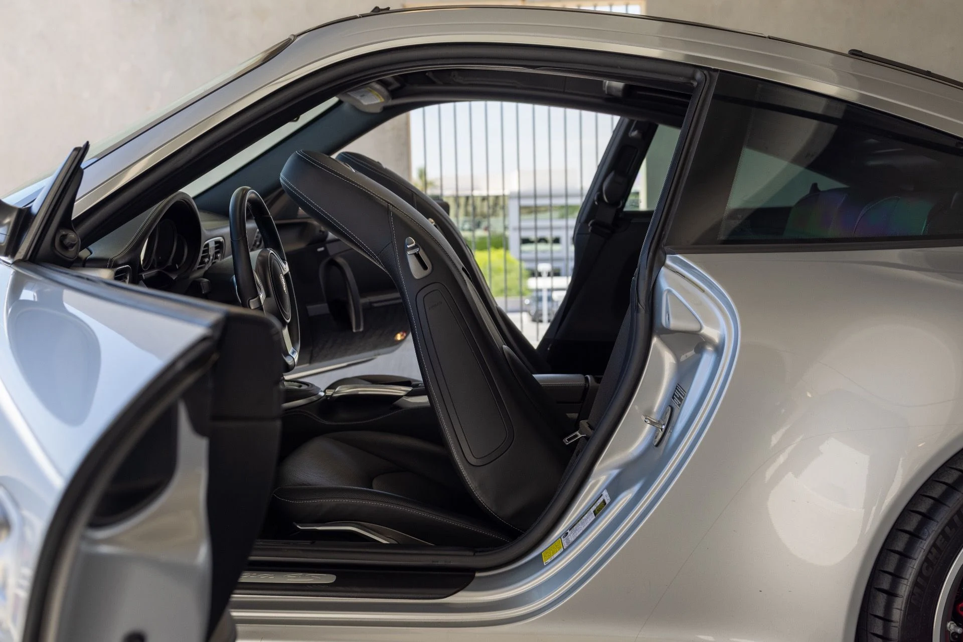 mph055_1114817691_Used_2010_Porsche_911_Targa_4_S_1775765317_387174268e