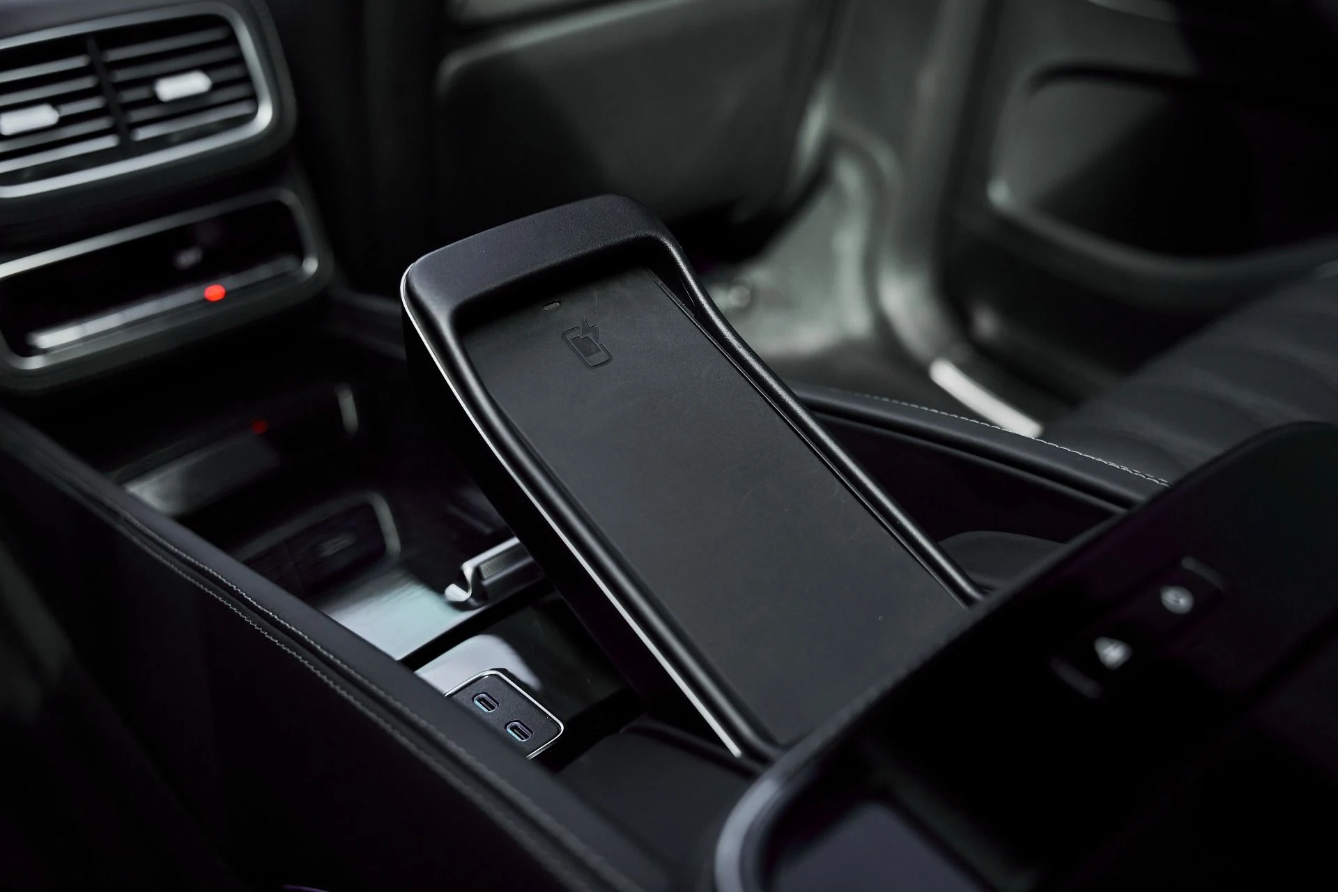 mph055_1116036824_Used_2024_Mercedes_Benz_GLS_Maybach_GLS_600_1773530631_f24cc5b157