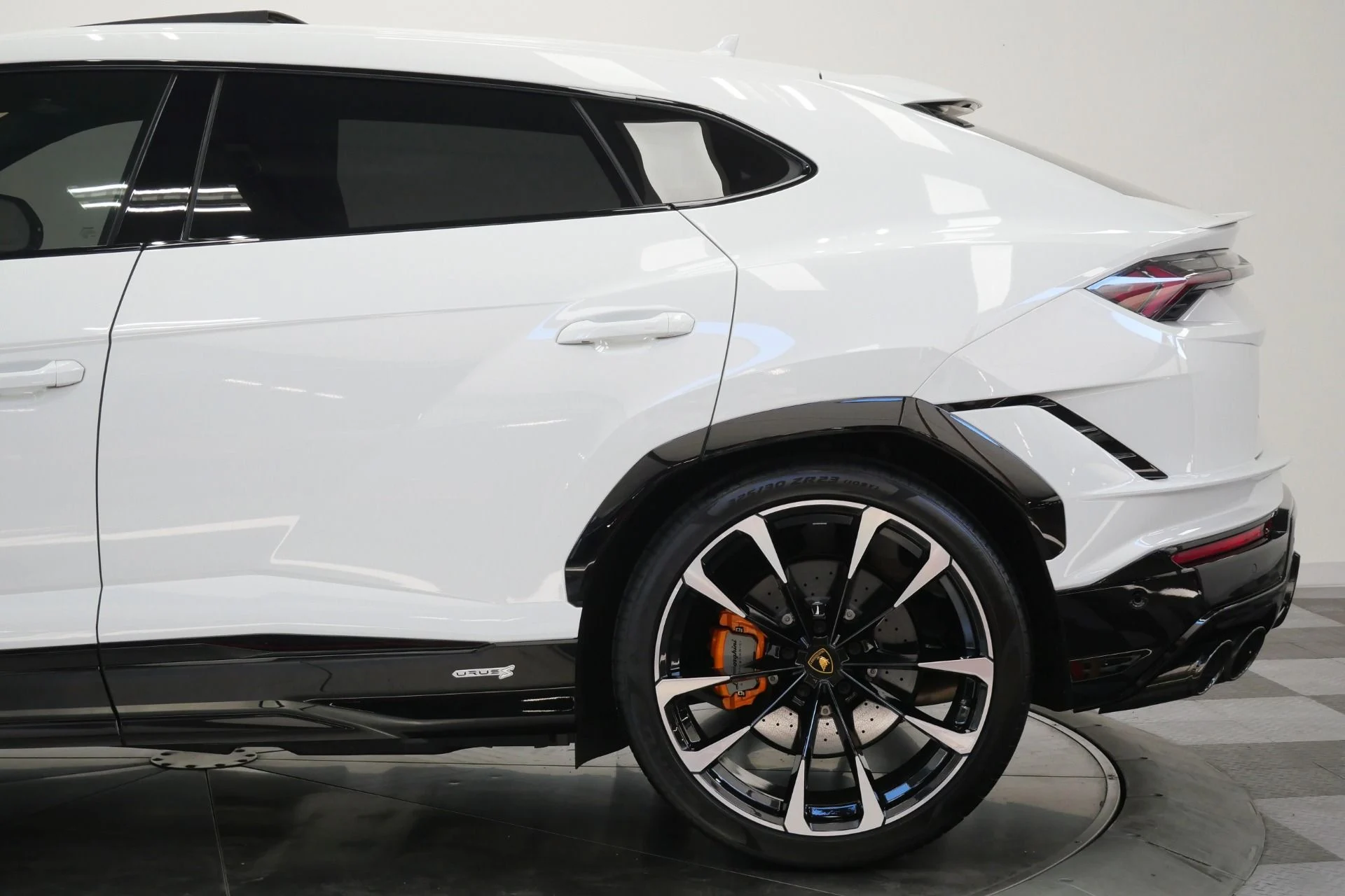 mph055_1117442764_Used_2023_Lamborghini_Urus_S_Very_Low_Miles_657_Horsepower_Bang_and_Olufsen_Audio_1781208380_165ea5e43d