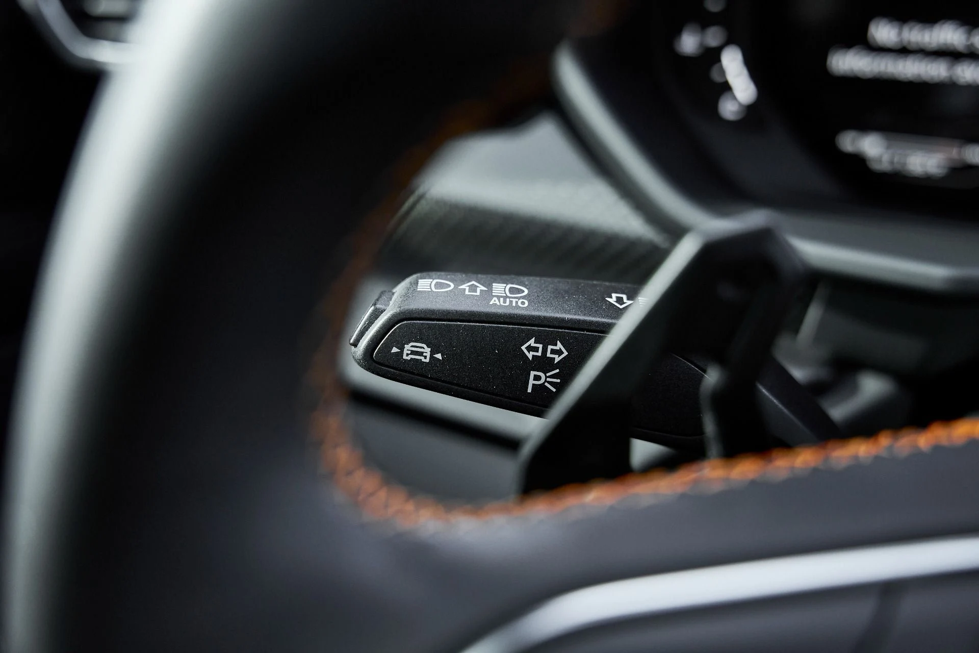 mph055_1130387550_Used_2022_Lamborghini_Urus_1766457449_5344bcd05d