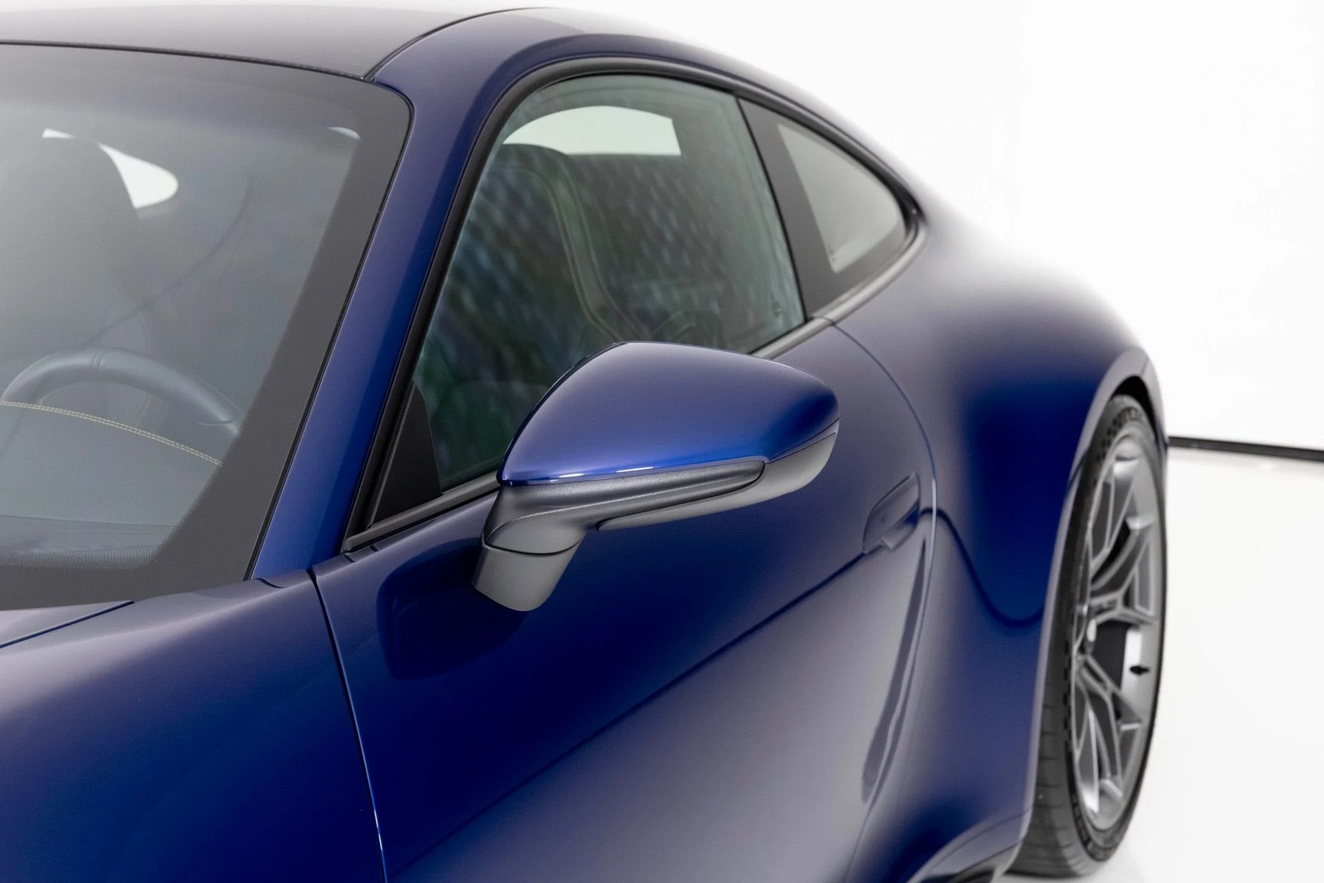 mph055_113070650_Used_2022_Porsche_911_GT_3_Touring_1764706410_734c575f90