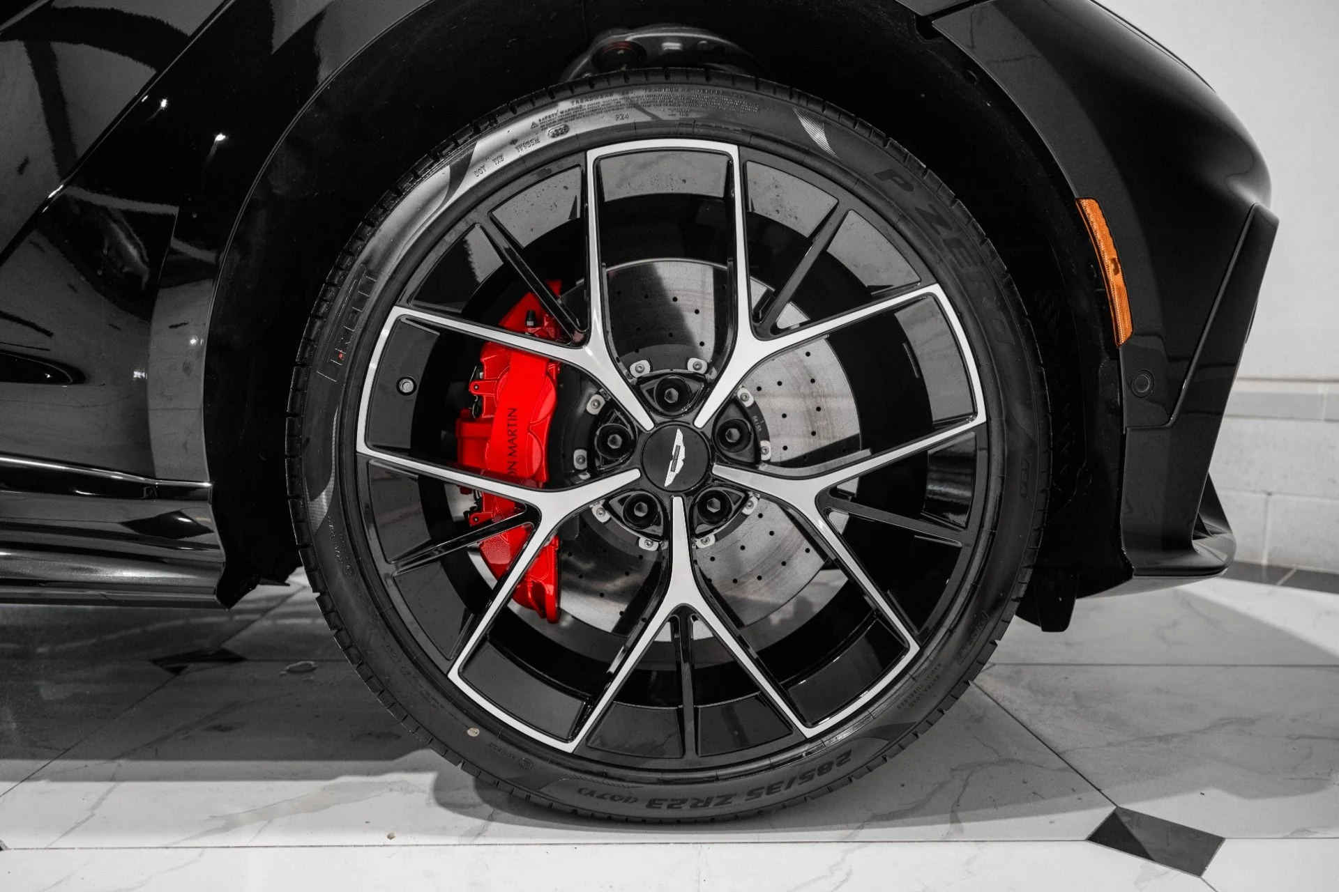 mph055_1146030147_New_2026_Aston_Martin_DBX_S_1765985660_4e4a8fbad5