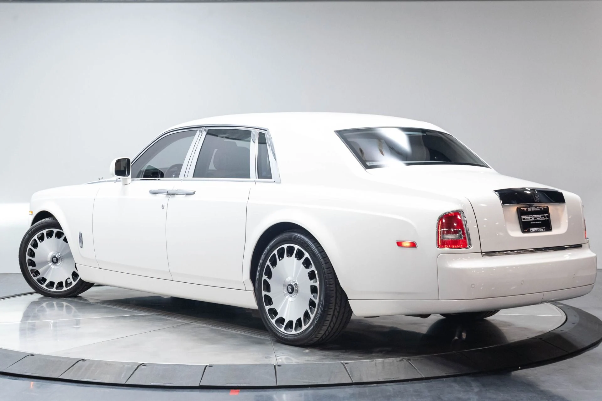 mph055_1146561764_Used_2013_Rolls_Royce_Phantom_1784226914_24d9a6720d