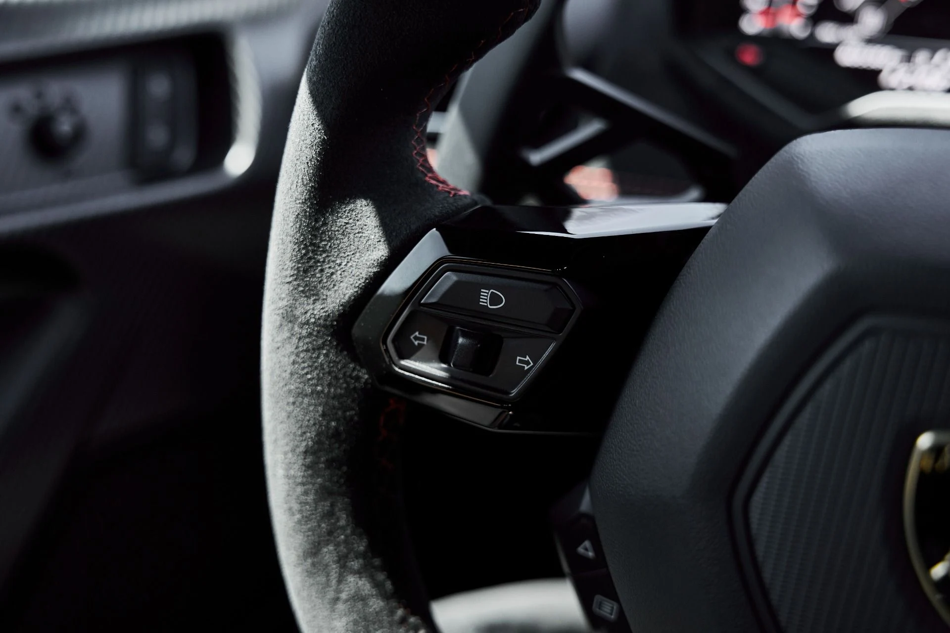 mph055_1146625648_Used_2024_Lamborghini_Huracan_STO_Base_1775782828_a17bd8cdff