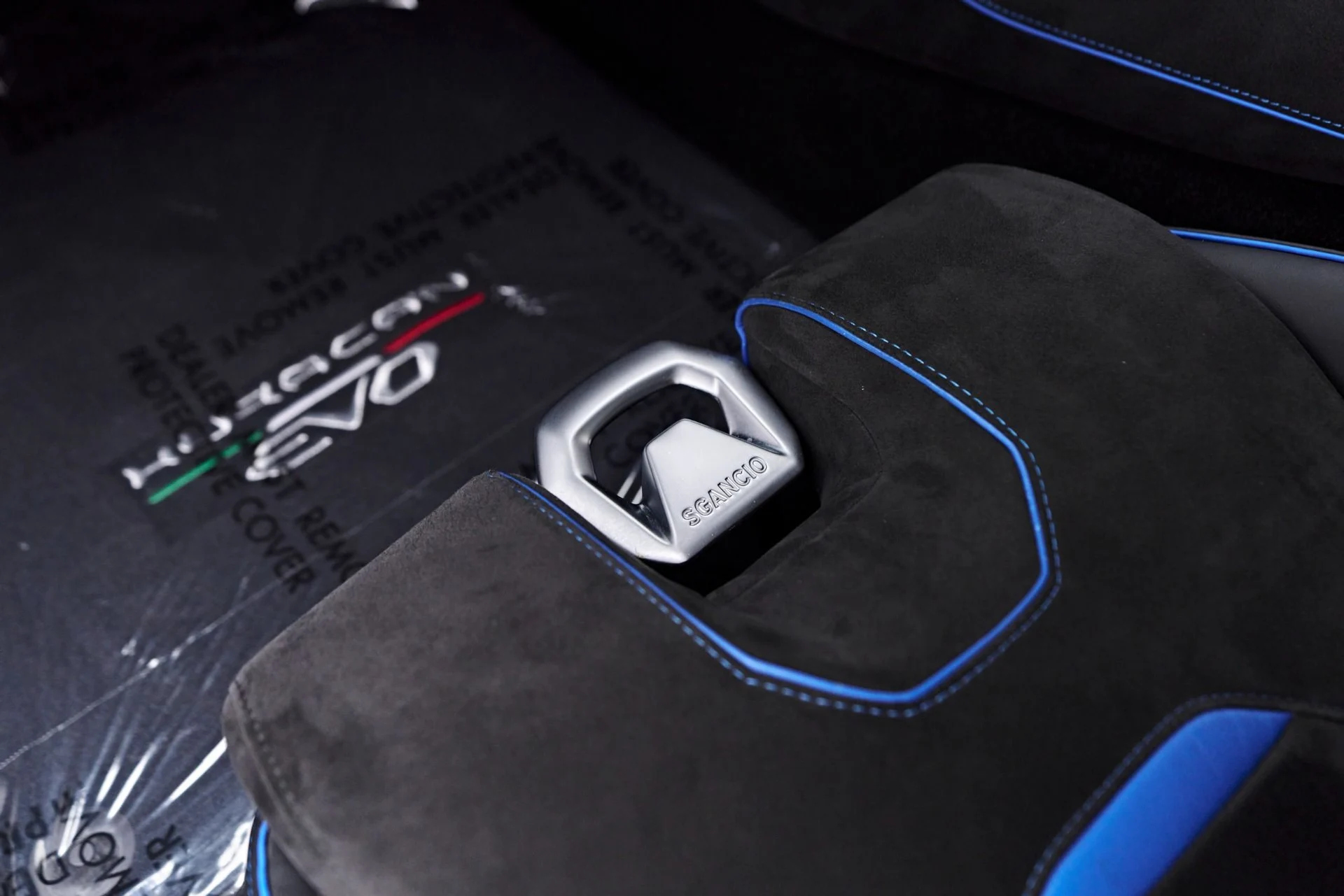 mph055_1147218055_Used_2021_Lamborghini_Huracan_EVO_Base_1758314696_9cee4537b8