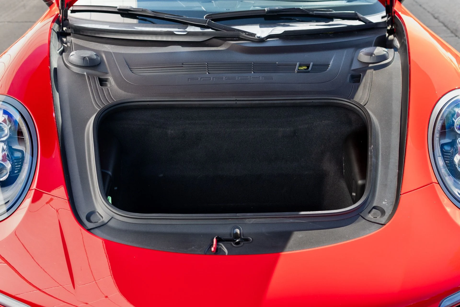 mph055_1154657613_Used_2019_Porsche_911_Carrera_4_1772073420_67d2fd034d