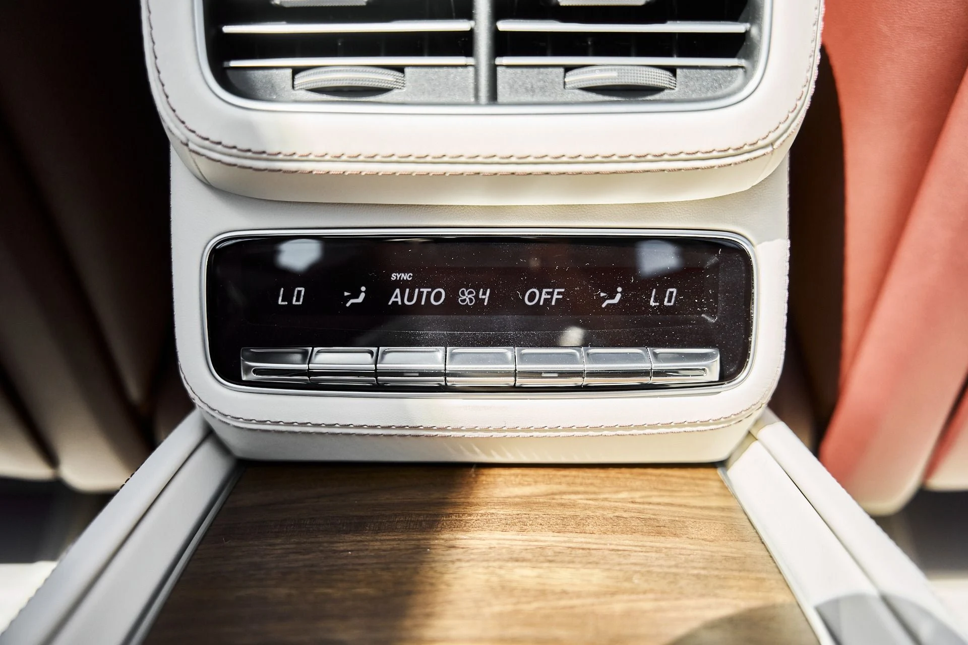 mph055_1167736881_Used_2026_Mercedes_Benz_GLS_Maybach_GLS_600_1776732842_cebdb8bd53