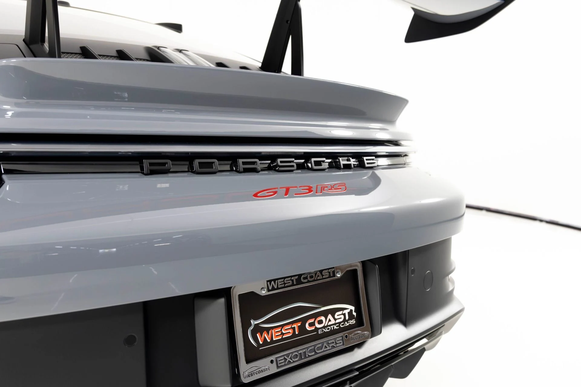 mph055_1186720218_Used_2024_Porsche_911_GT_3_RS_1759531917_ff67614933