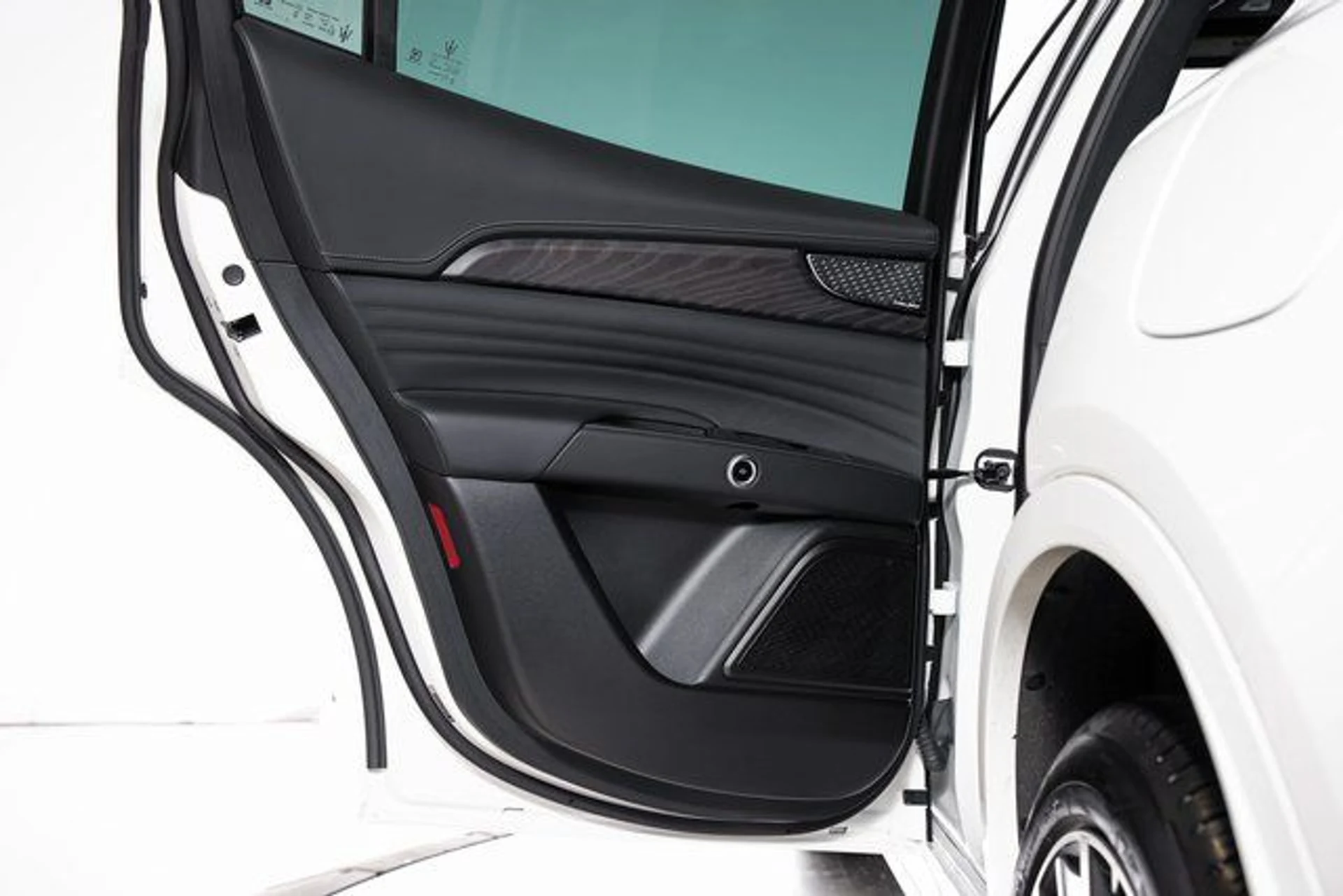 mph055_1243245075_822babe79cd9eb5d0fcf6b4ef0af2867x_bb69a935b5