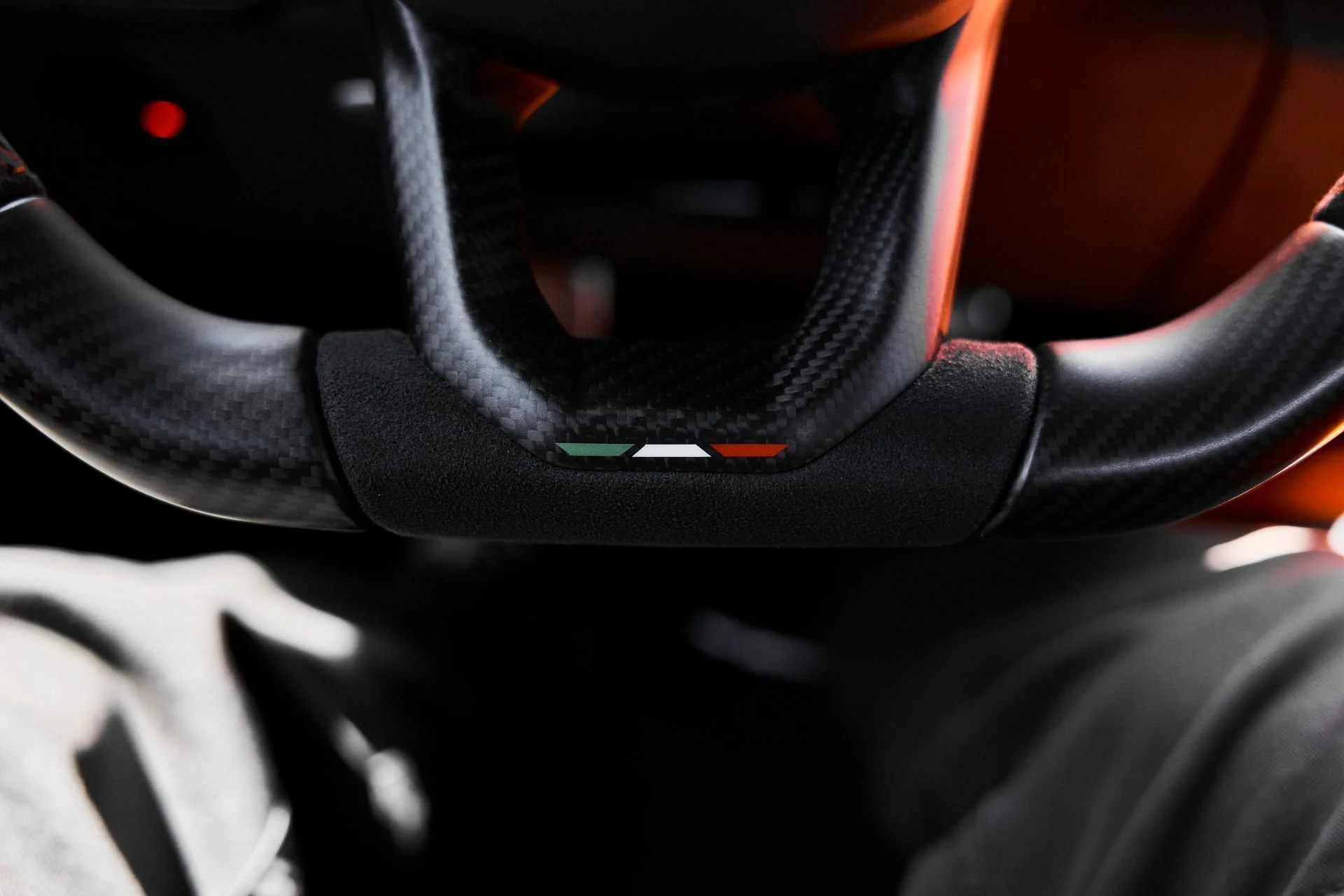 mph055_1293131566_Used_2024_Lamborghini_Revuelto_Base_1777394357_2c20af3c49