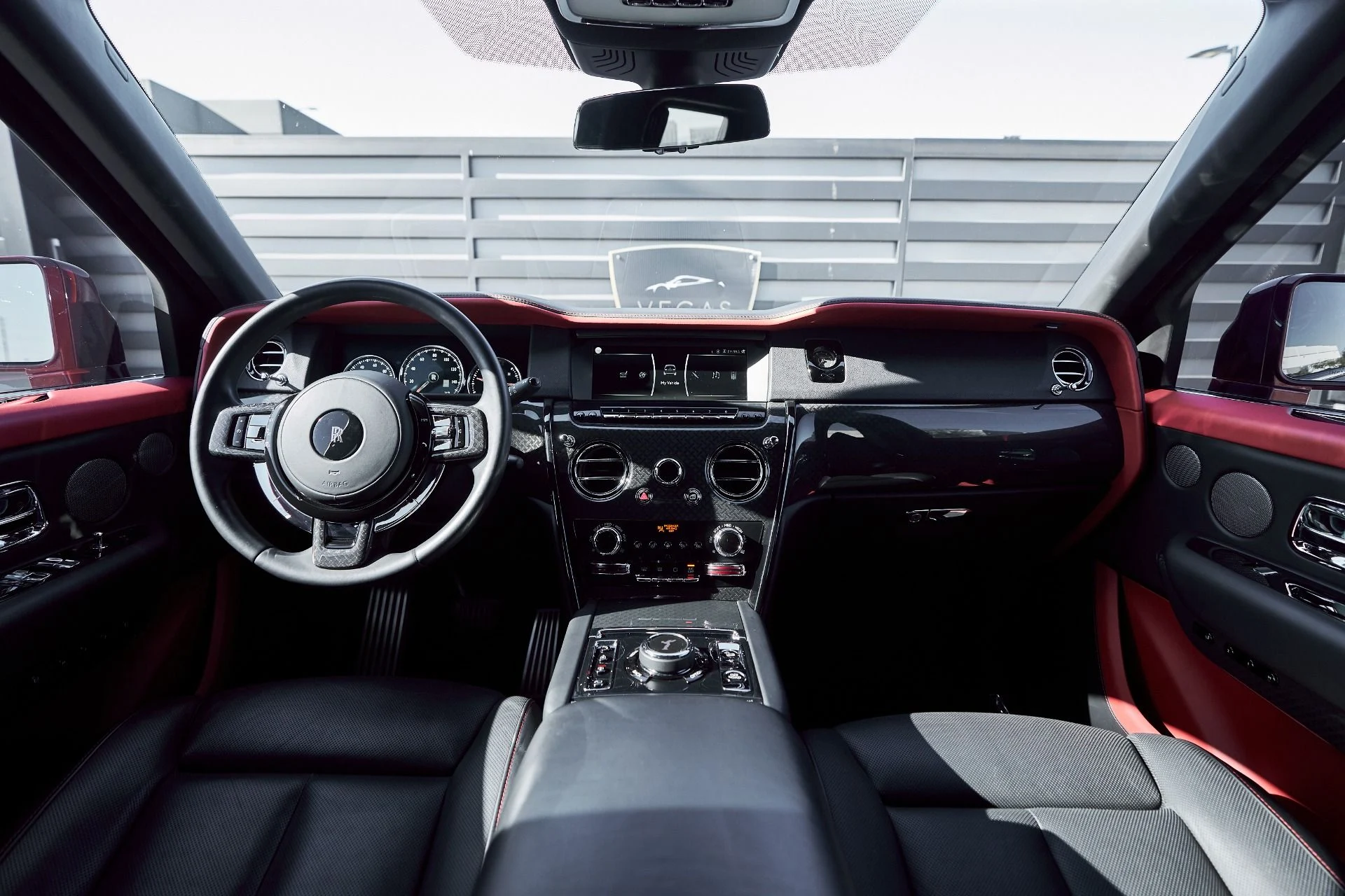 mph055_1296600913_Used_2022_Rolls_Royce_Cullinan_Black_Badge_1764038798_24441d2883