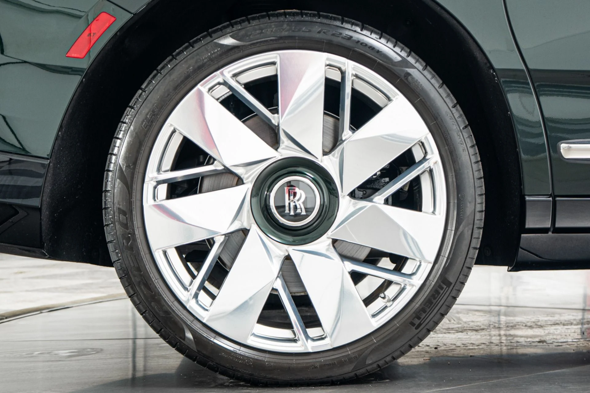 mph055_131528223_Used_2025_Rolls_Royce_Cullinan_1773778505_e6e63eacaa