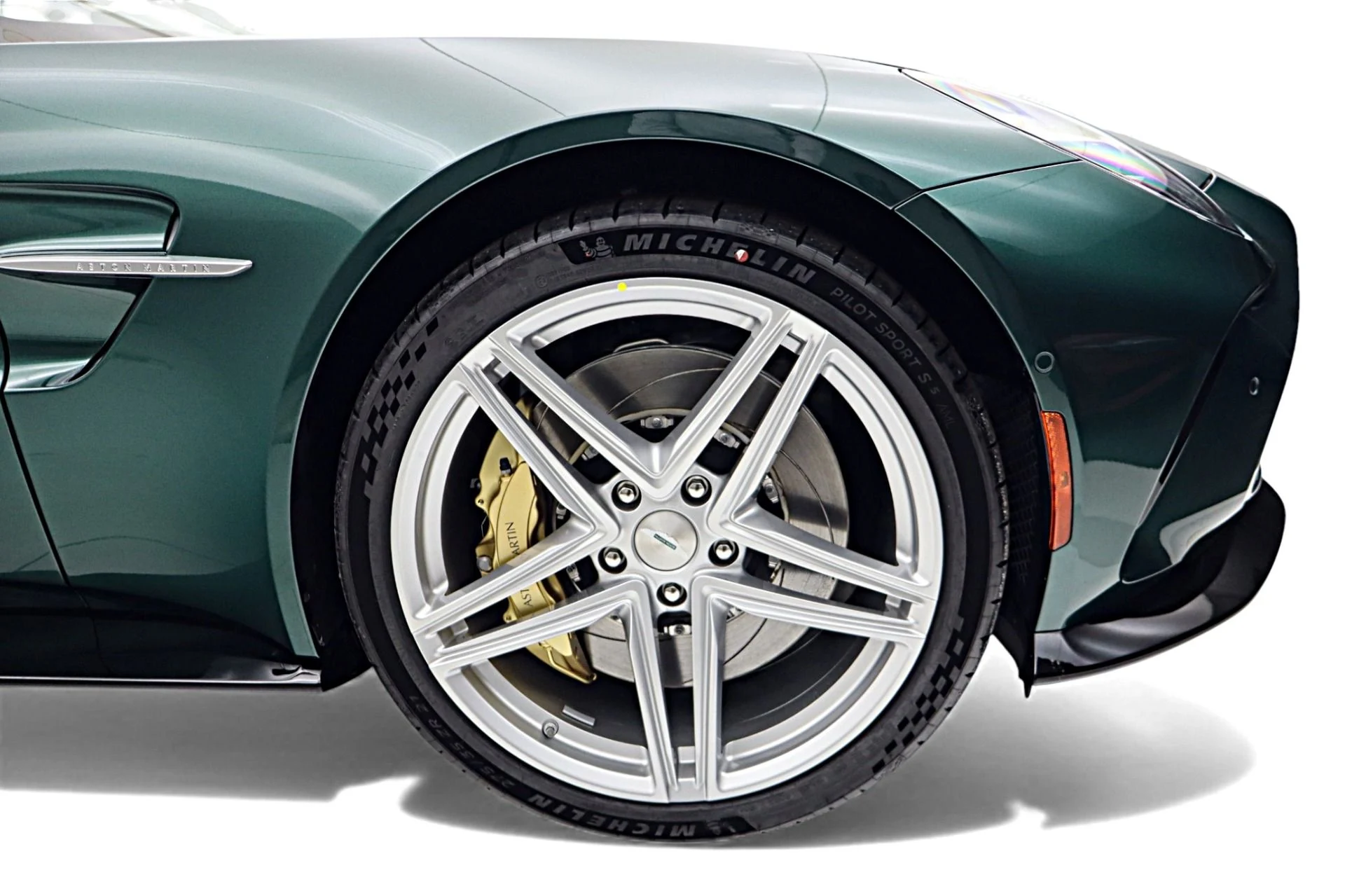 mph055_1316445346_New_2026_Aston_Martin_Vantage_Roadster_514bb784f4