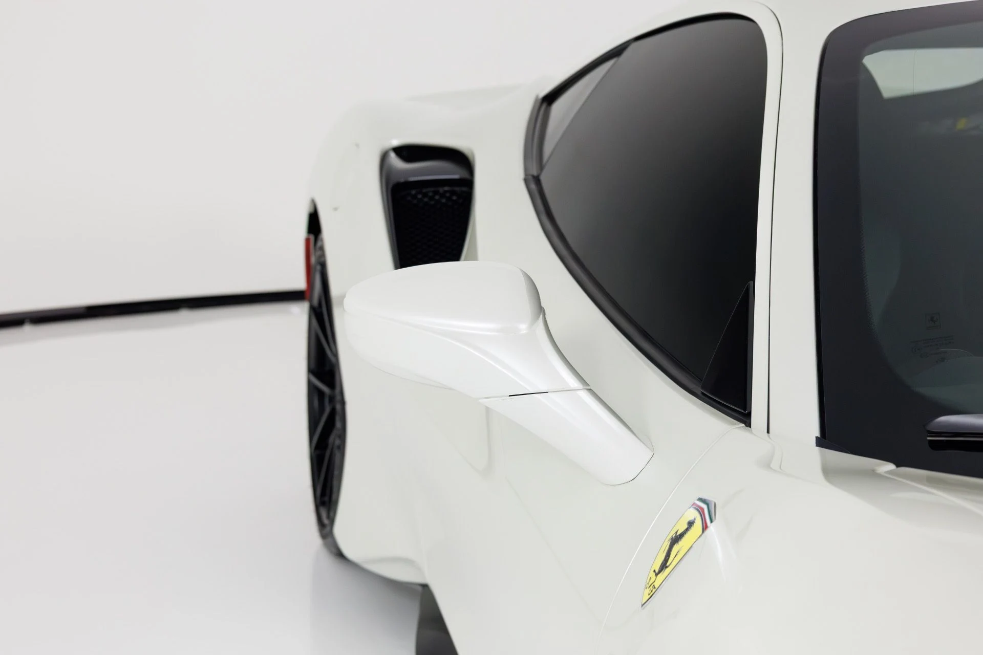 mph055_1336466412_Used_2020_Ferrari_488_Pista_1771886513_4b96fa6fc8