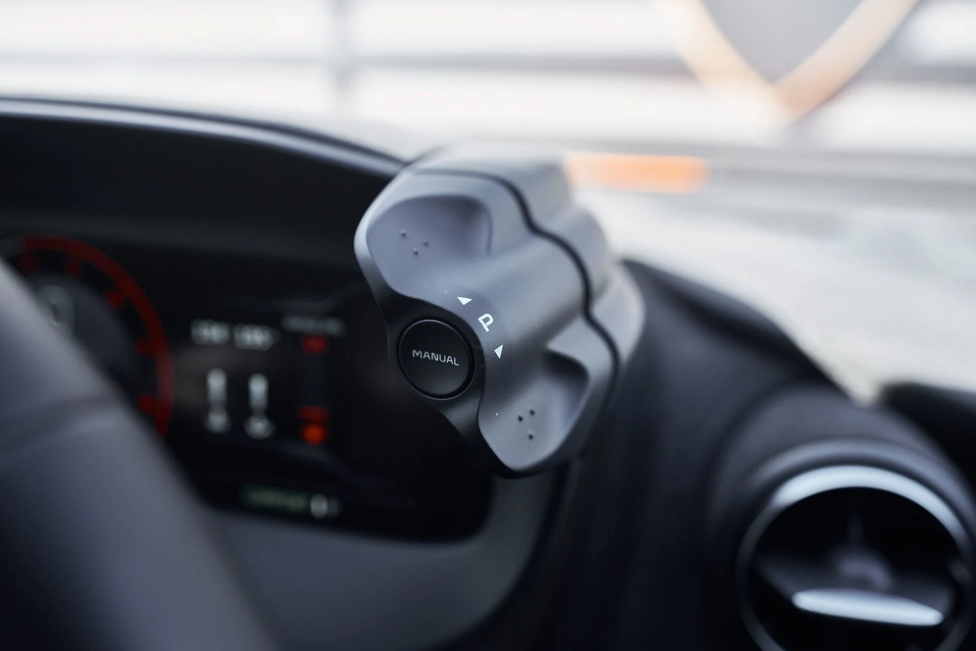 mph055_1357511709_Used_2024_Mc_Laren_750_S_Spider_1761608961_8bdda16067