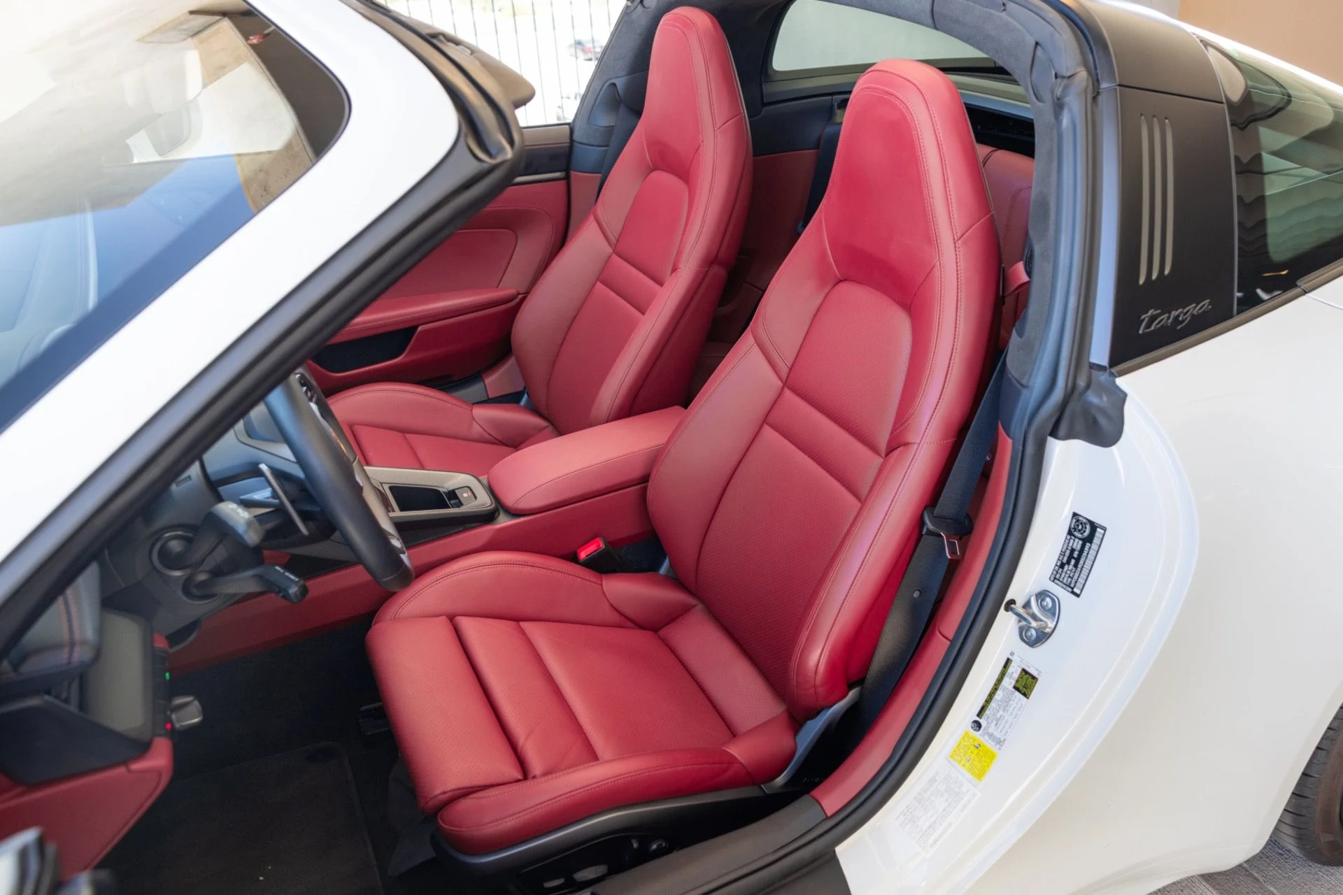 mph055_1373638962_Used_2024_Porsche_911_Targa_4_GTS_1781911832_297c3a3bc0