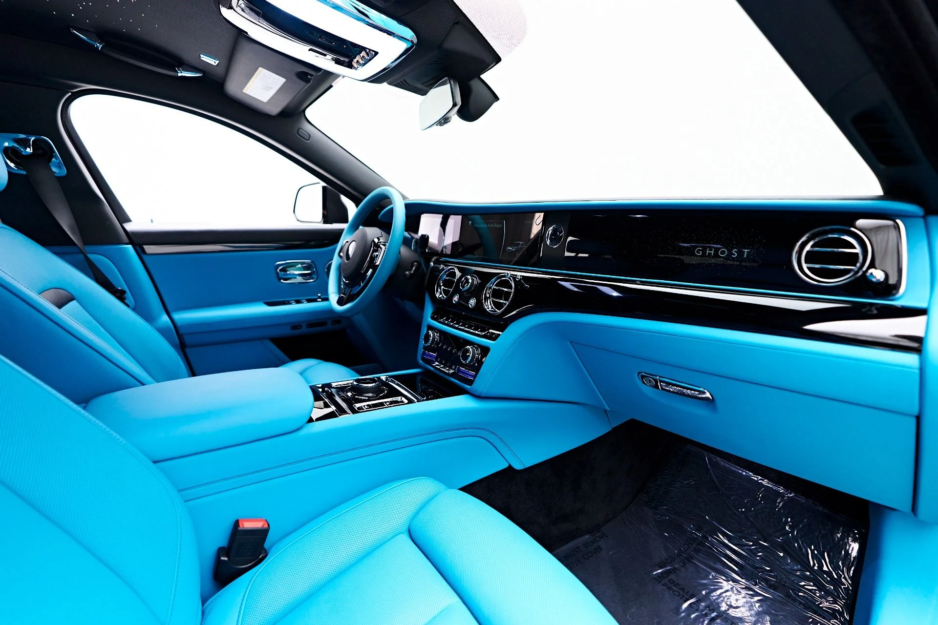 mph055_1413765647_Used_2024_Rolls_Royce_Ghost_Base_1755131984_556abc9174