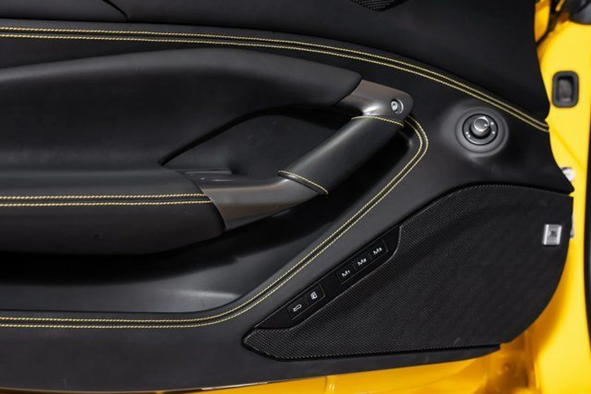 mph055_144677133_bcb65d642c4a5f3e28fdccaa5219bc5ax_60e02c84e8