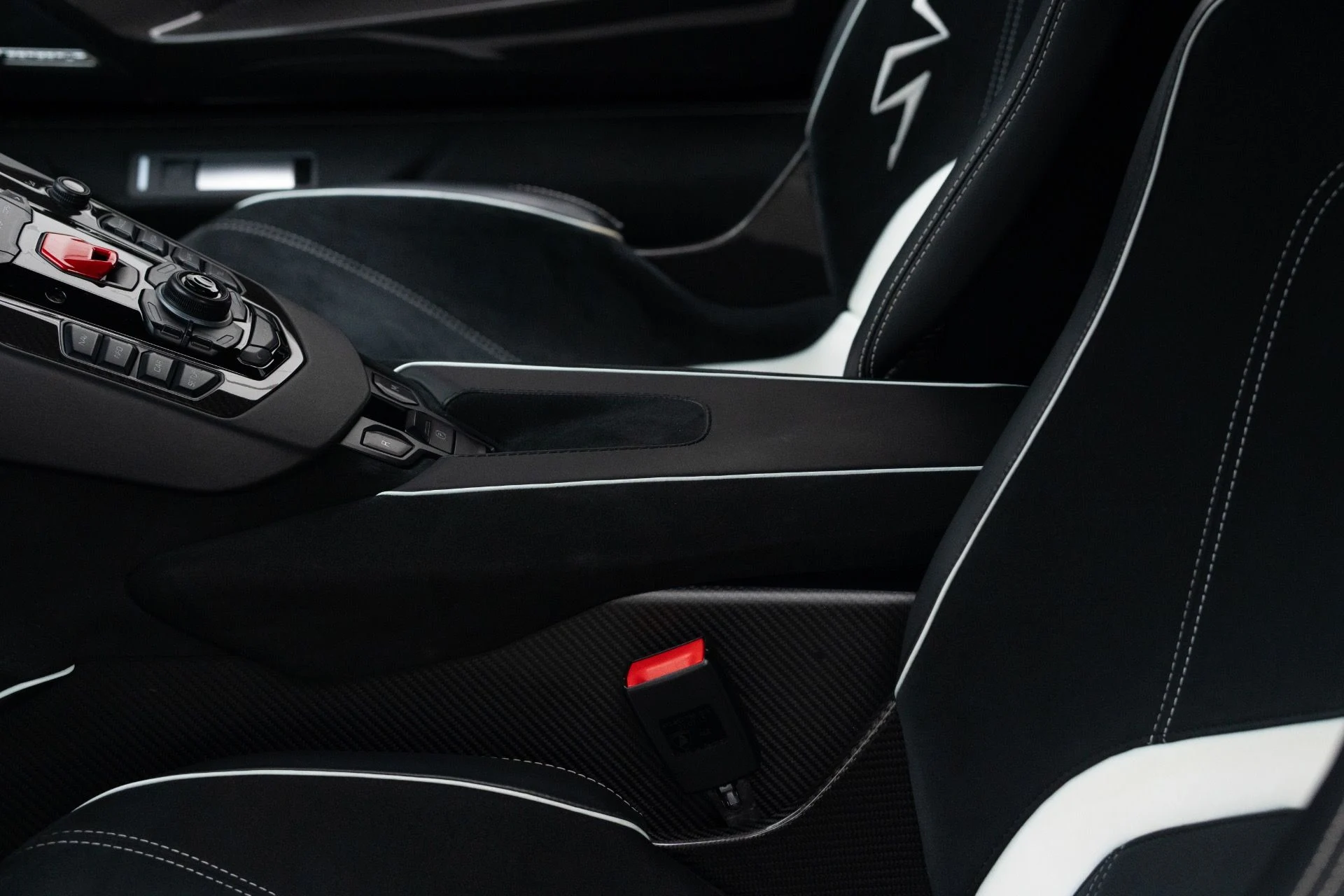 mph055_1449322228_Used_2016_Lamborghini_Aventador_LP_750_4_SV_1768280004_a4c65819ea