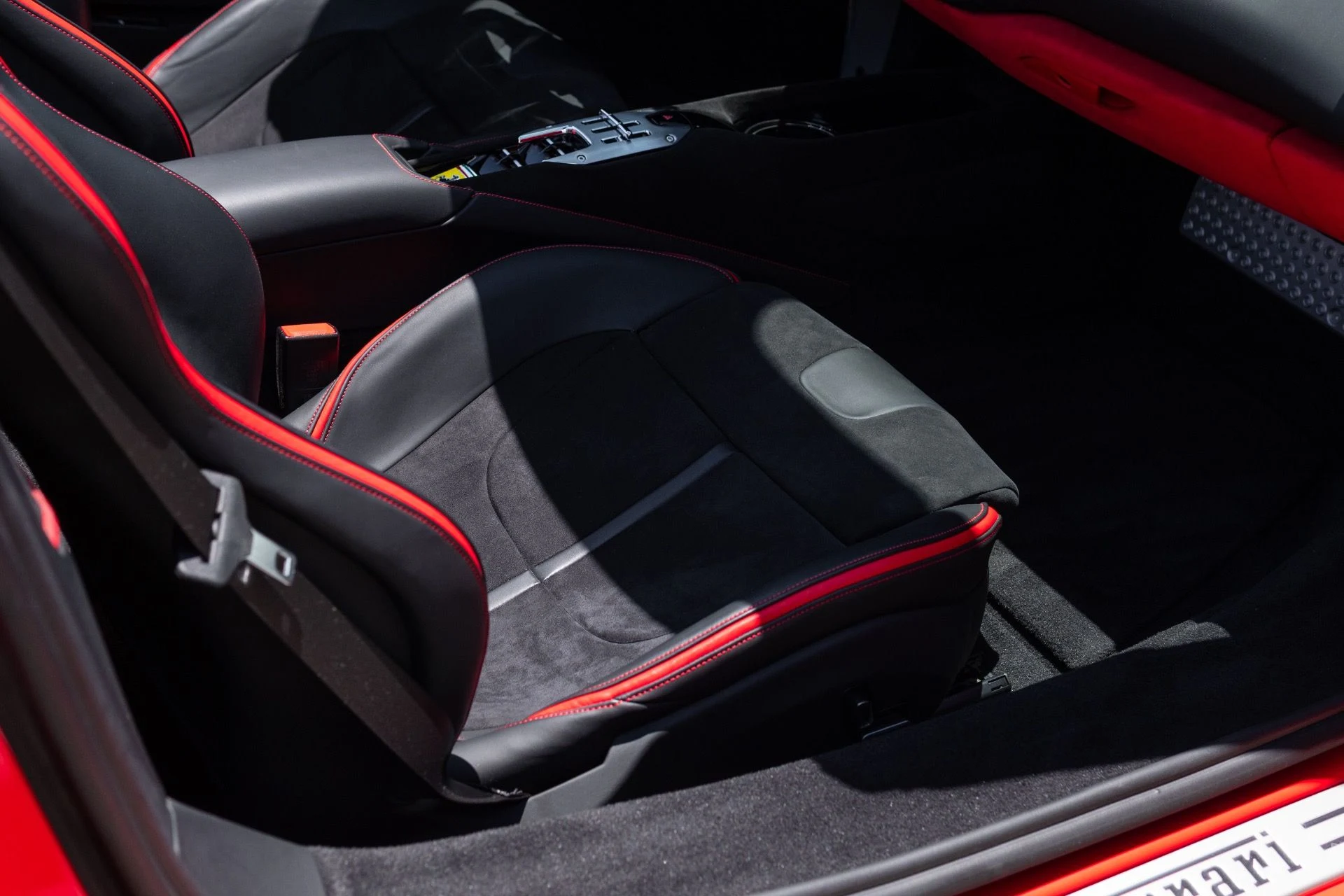 mph055_1457179253_Used_2025_Ferrari_SF_90_Spider_1779242340_9f3d534bda
