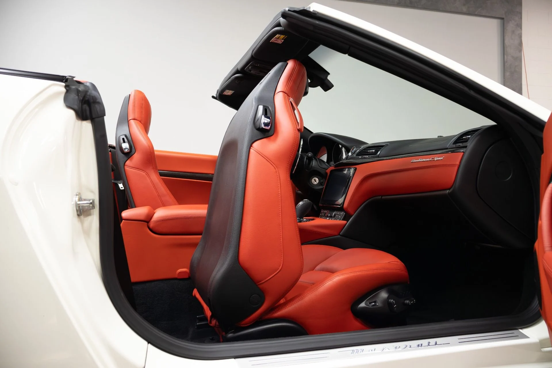 mph055_1480184178_Used_2018_Maserati_Gran_Turismo_1761598740_44c5b9f083