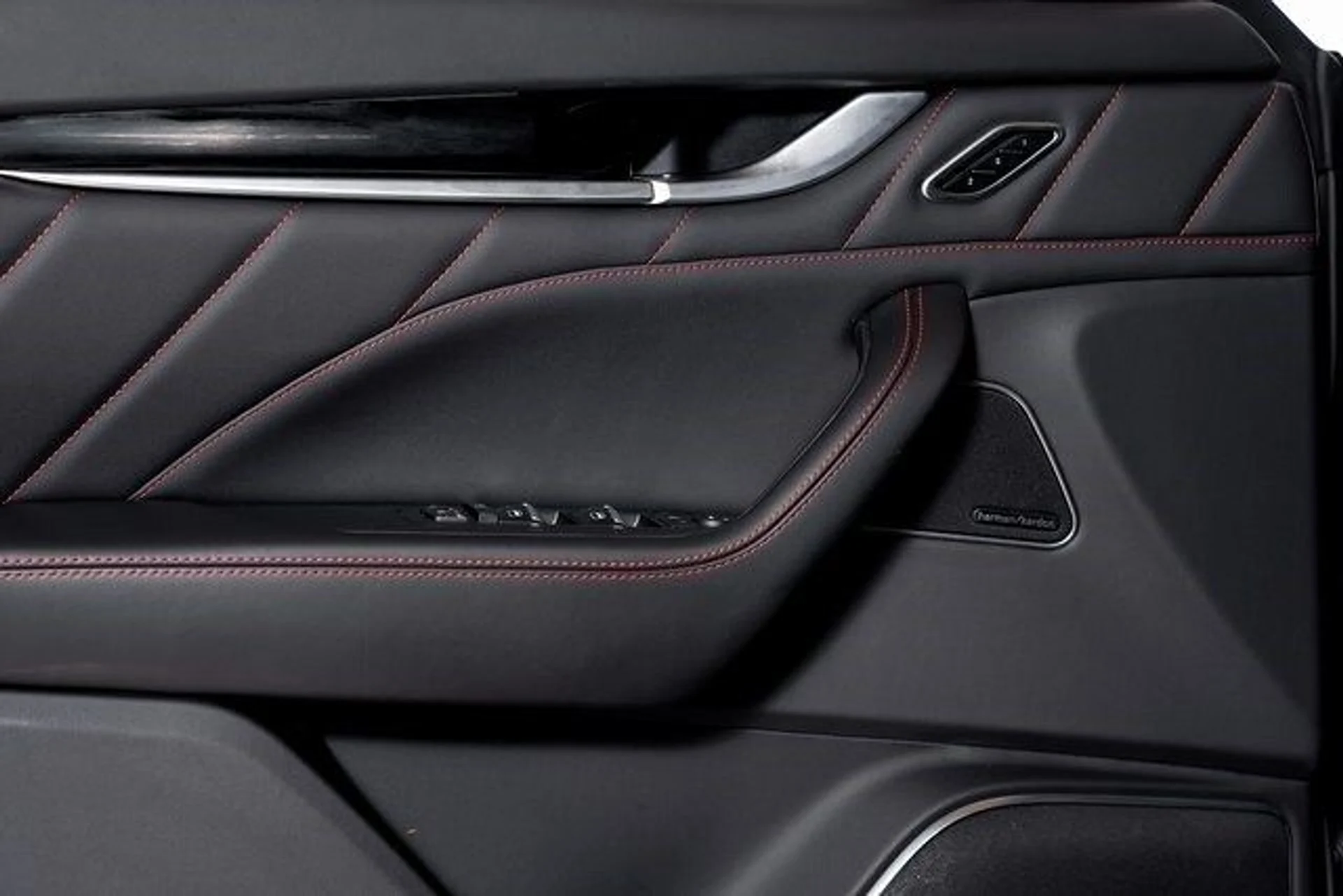 mph055_150362674_66b4a3baad17dd8e848d252bb46a7687x_b73ae17c3c