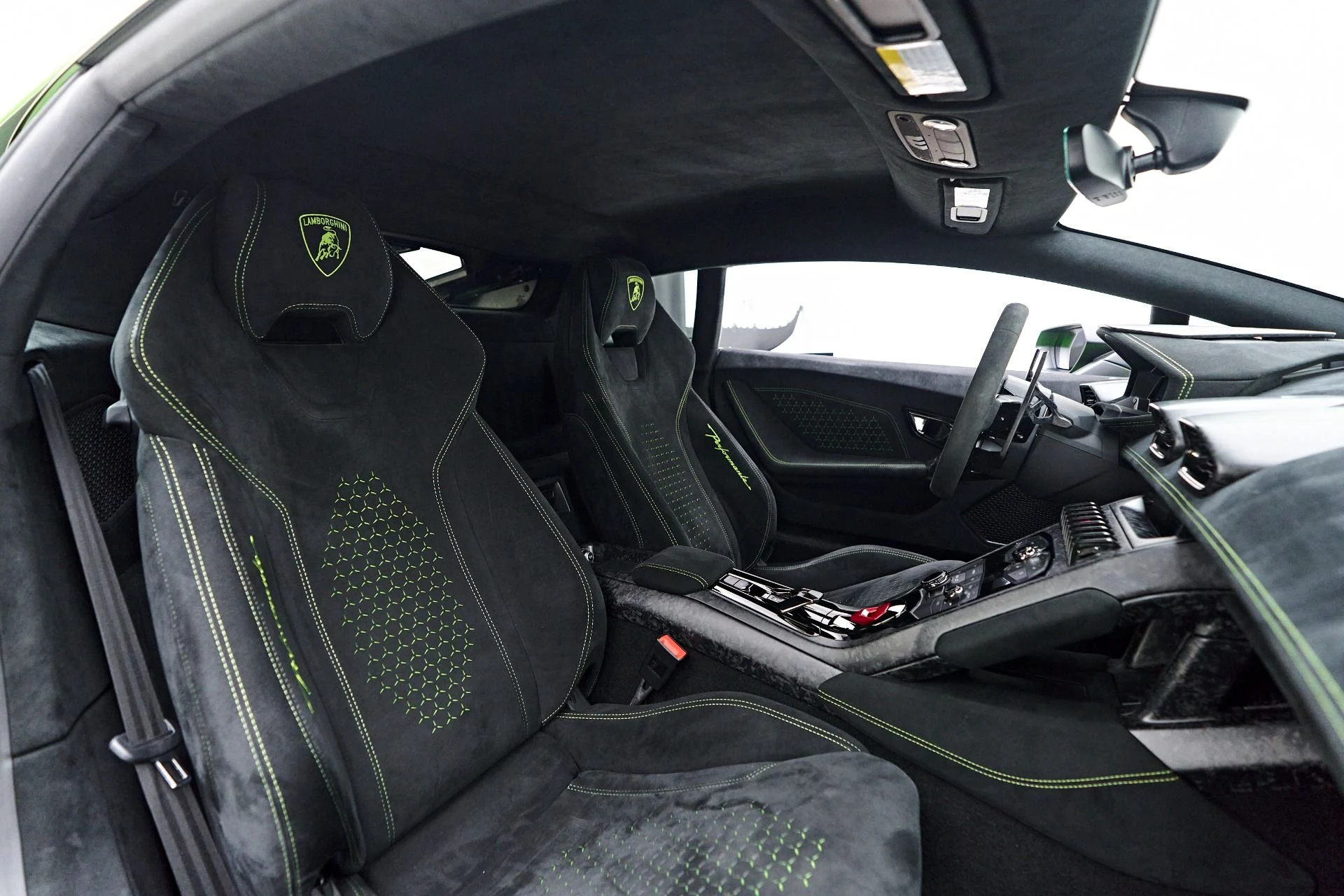 mph055_1569838831_Used_2019_Lamborghini_Huracan_Performante_1757626094_0836664c9d