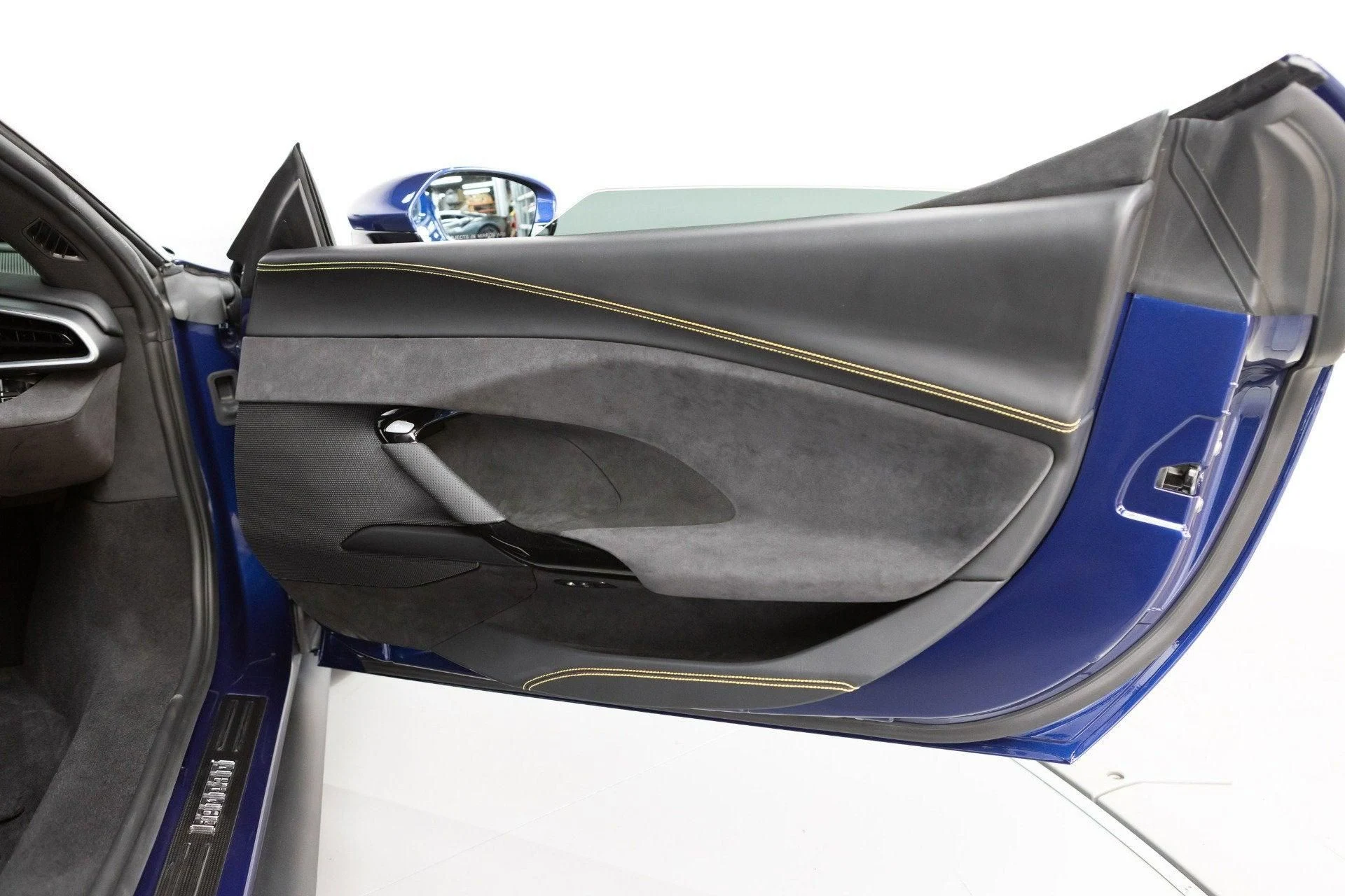 mph055_1594524433_Used_2025_Ferrari_296_GTB_1777349757_03667ee461