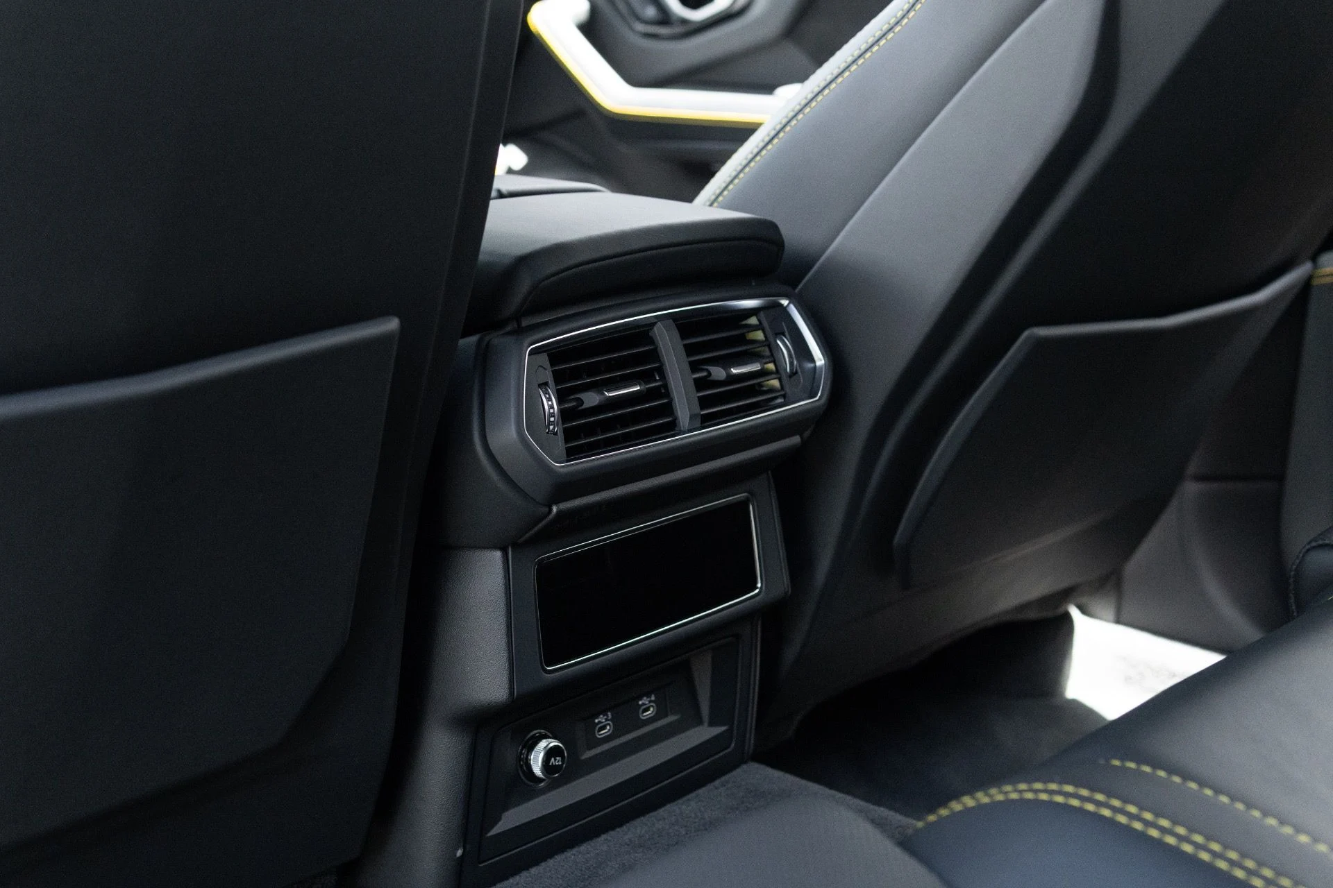 mph055_1620230648_Used_2022_Lamborghini_Urus_1776127481_b17322ed9c