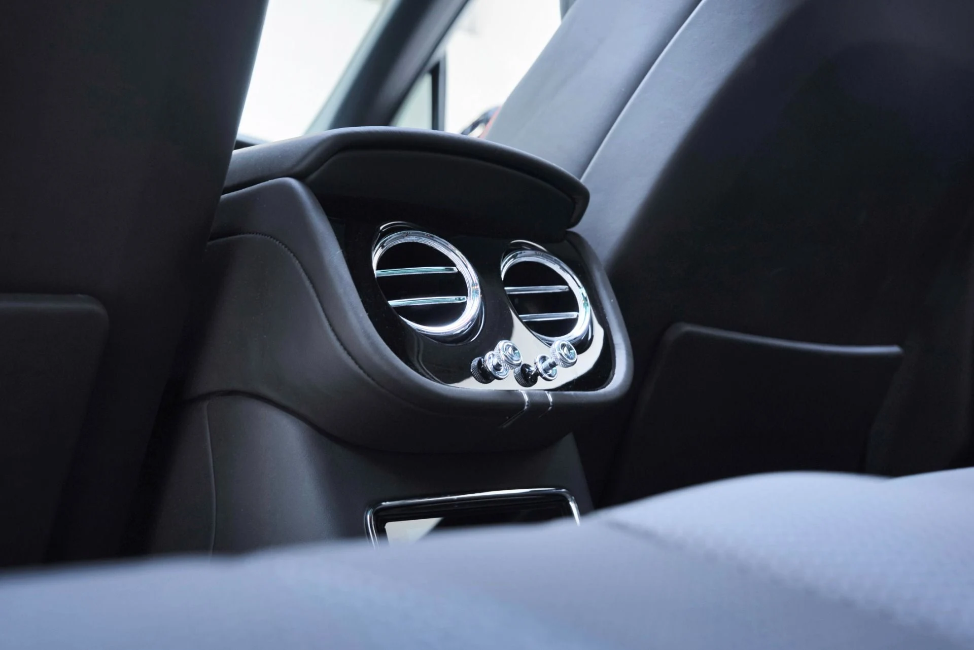 mph055_1622324148_Used_2022_Bentley_Bentayga_S_V8_1779389861_0d015673b7