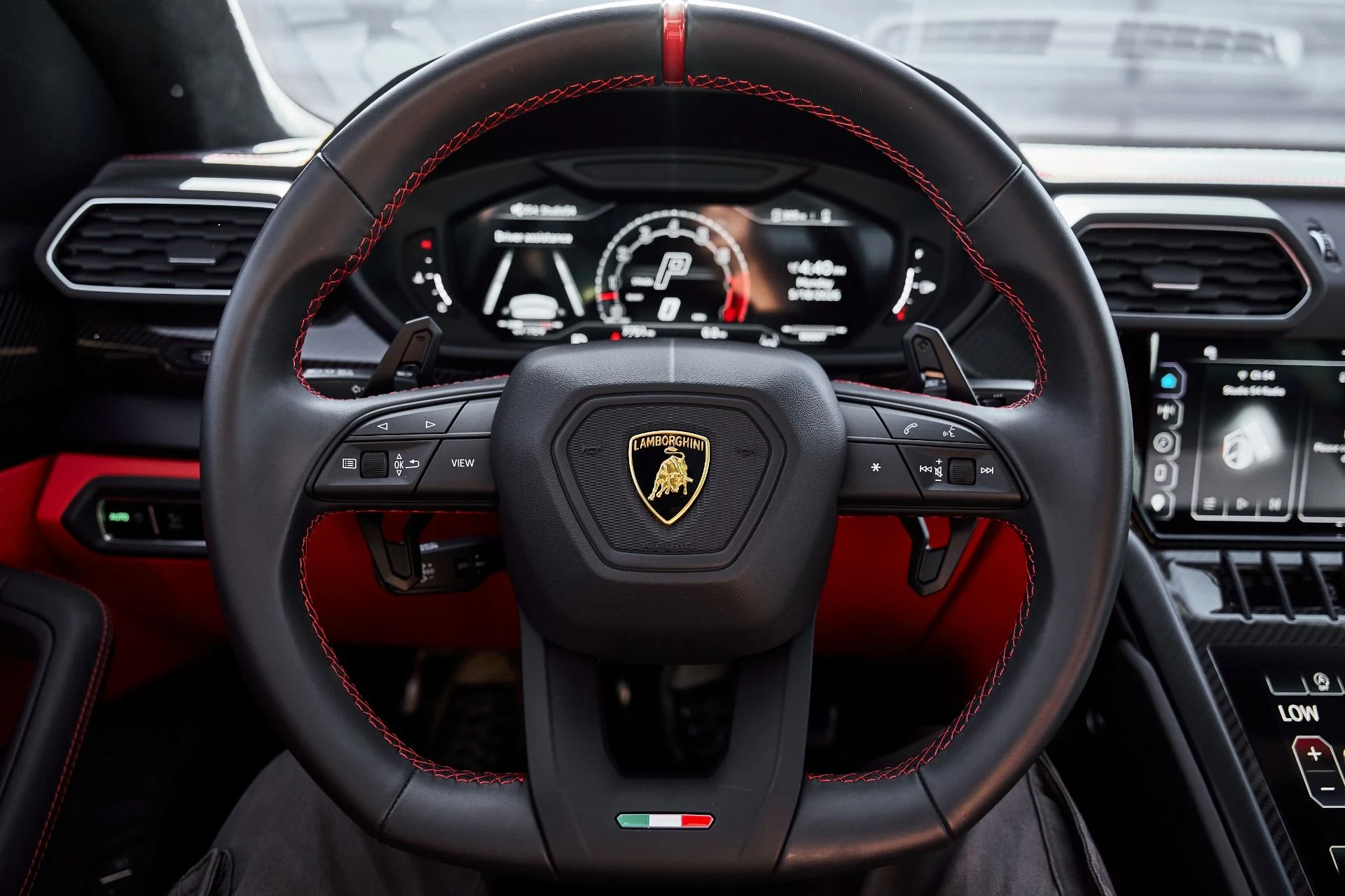 mph055_1639885938_Used_2024_Lamborghini_Urus_S_1779209094_09345fe0c6