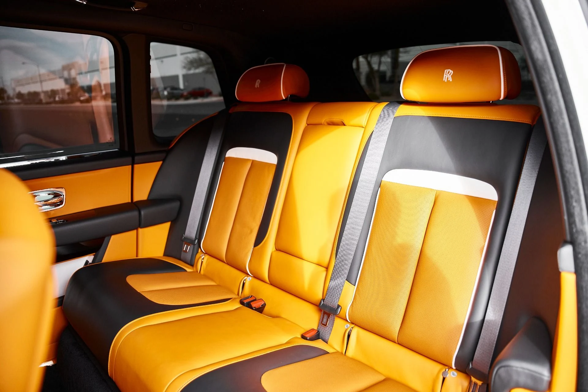 mph055_1640657901_Used_2025_Rolls_Royce_Cullinan_Base_1770950919_aa6a0d0ff5