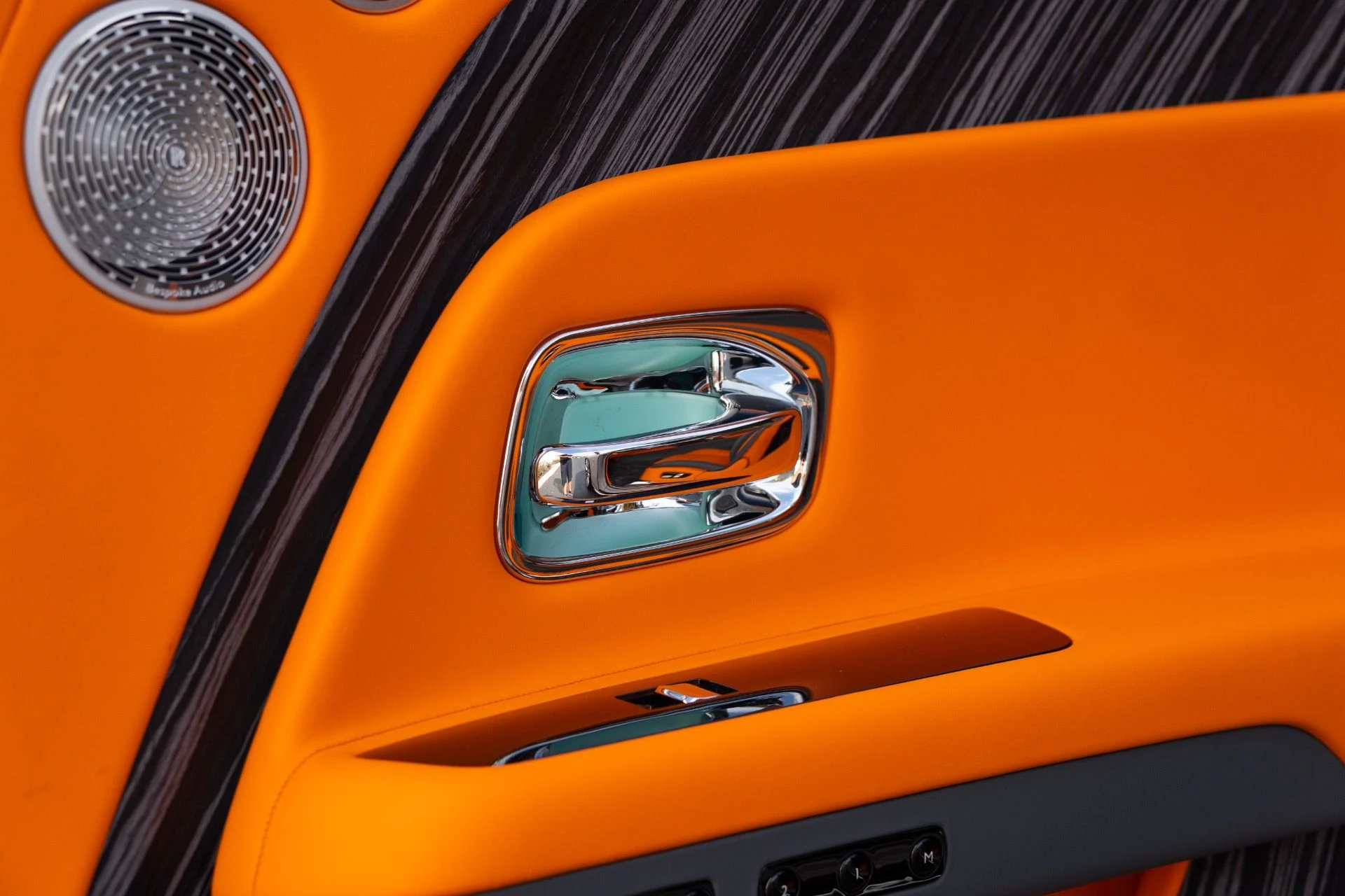 mph055_1652297387_Used_2024_Rolls_Royce_Spectre_1772250917_dcf2e62645