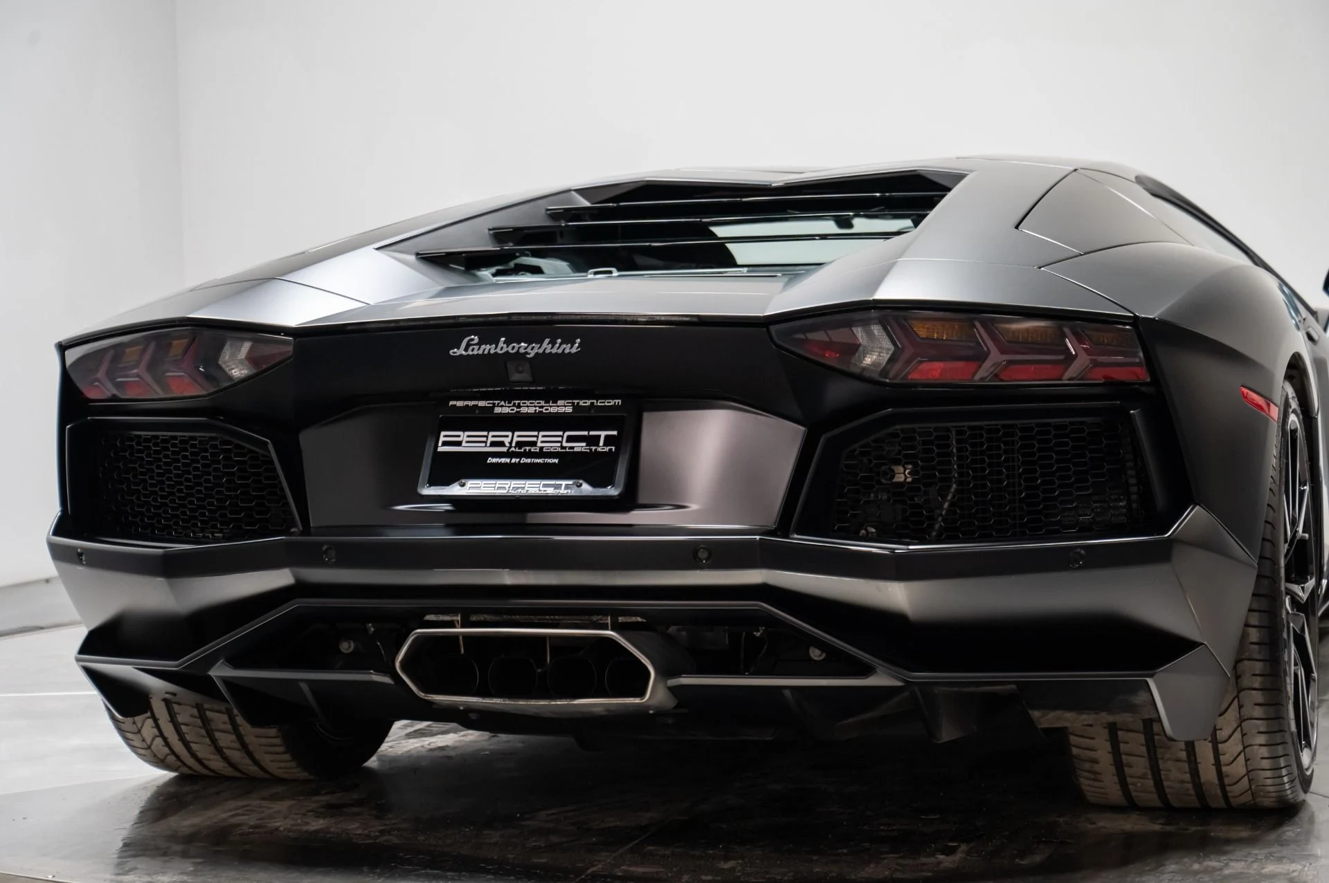 mph055_1662684396_Used_2014_Lamborghini_Aventador_1769104446_5a7751c2f4