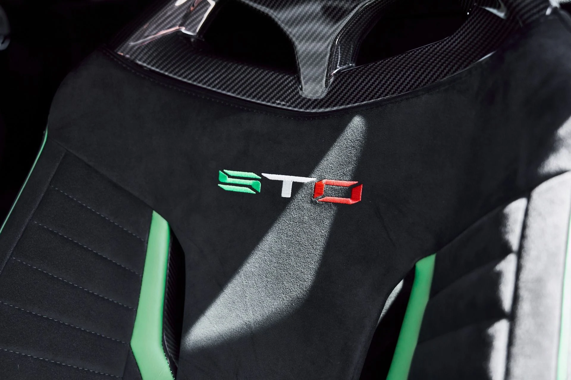 mph055_1665962532_Used_2022_Lamborghini_Huracan_STO_Base_1774488488_9e5d1341b3