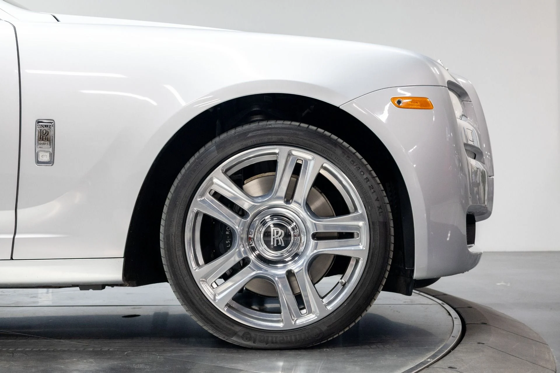 mph055_168258032_Used_2015_Rolls_Royce_Ghost_1760219601_b497931fe8