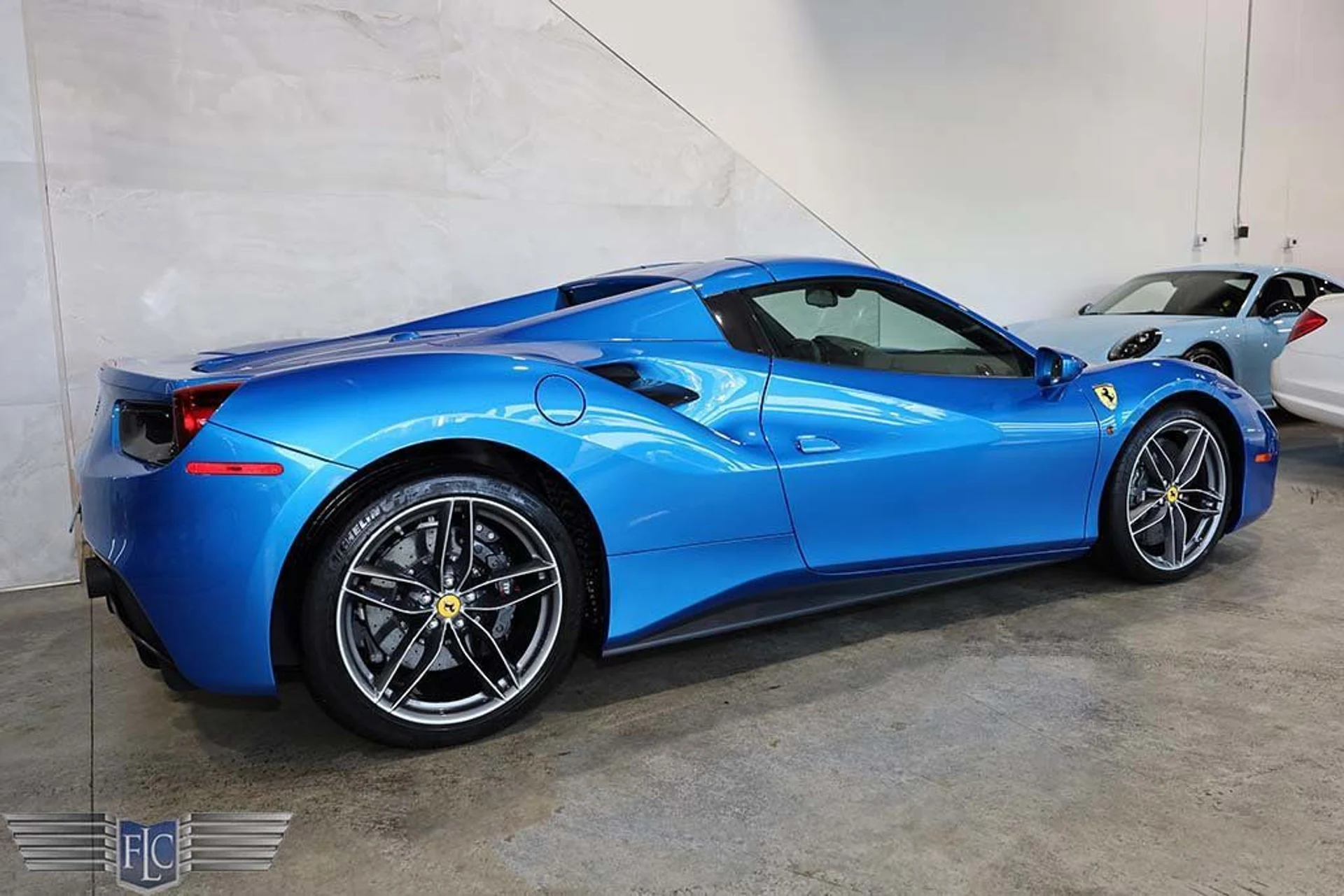 mph055_1694409311_used_2018_ferrari_488_spider_convertible_9689_23001785_56_1024_8e14e3e269