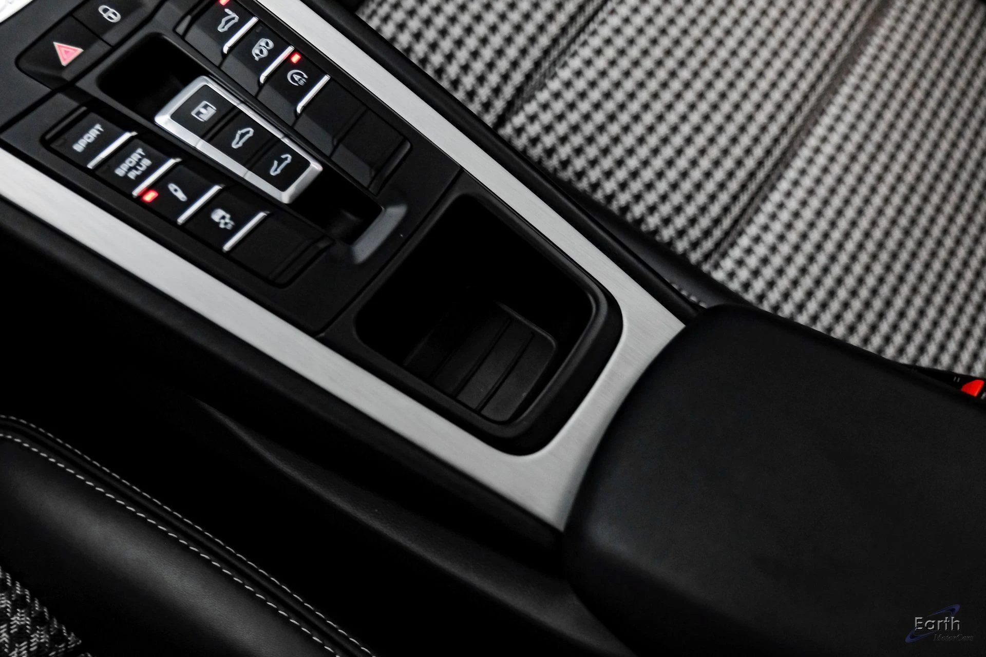 mph055_1715714336_13150f412fefe38699095766d107fb20x_9b544d1afd