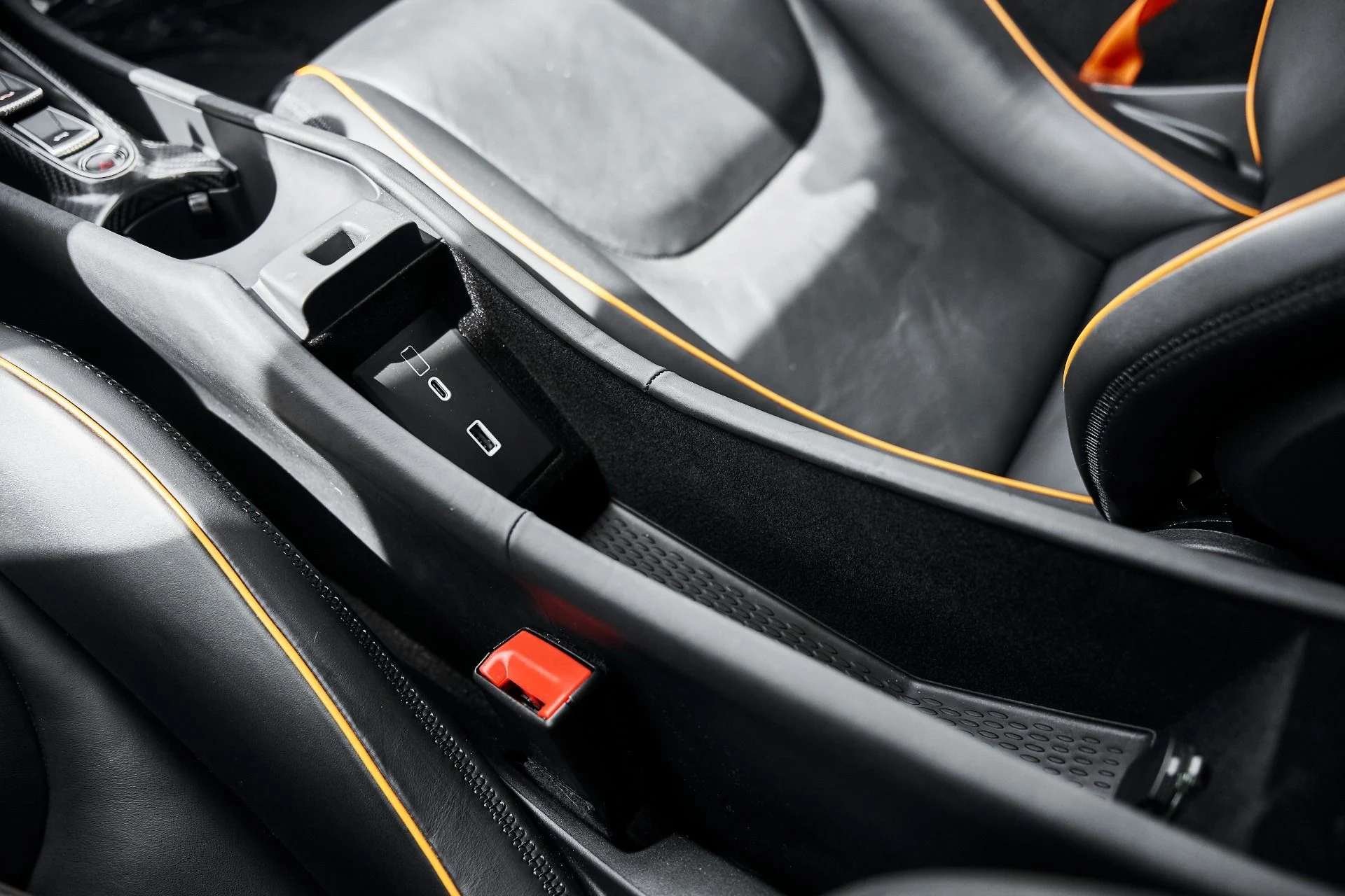 mph055_1721760159_Used_2024_Mc_Laren_Artura_1775583407_5f7beea793