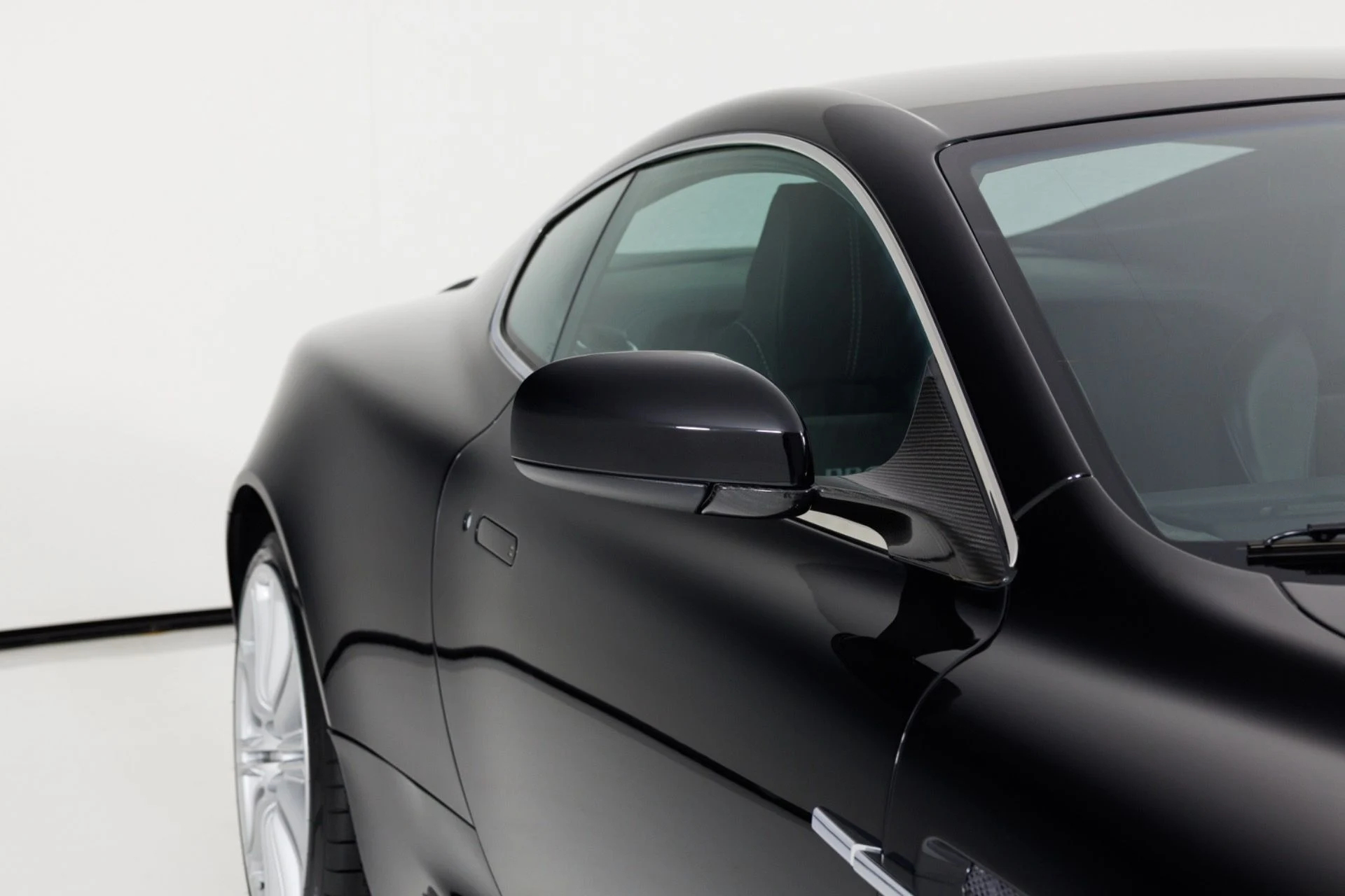 mph055_1791355102_Used_2009_Aston_Martin_DBS_1778627778_c3491dd39f