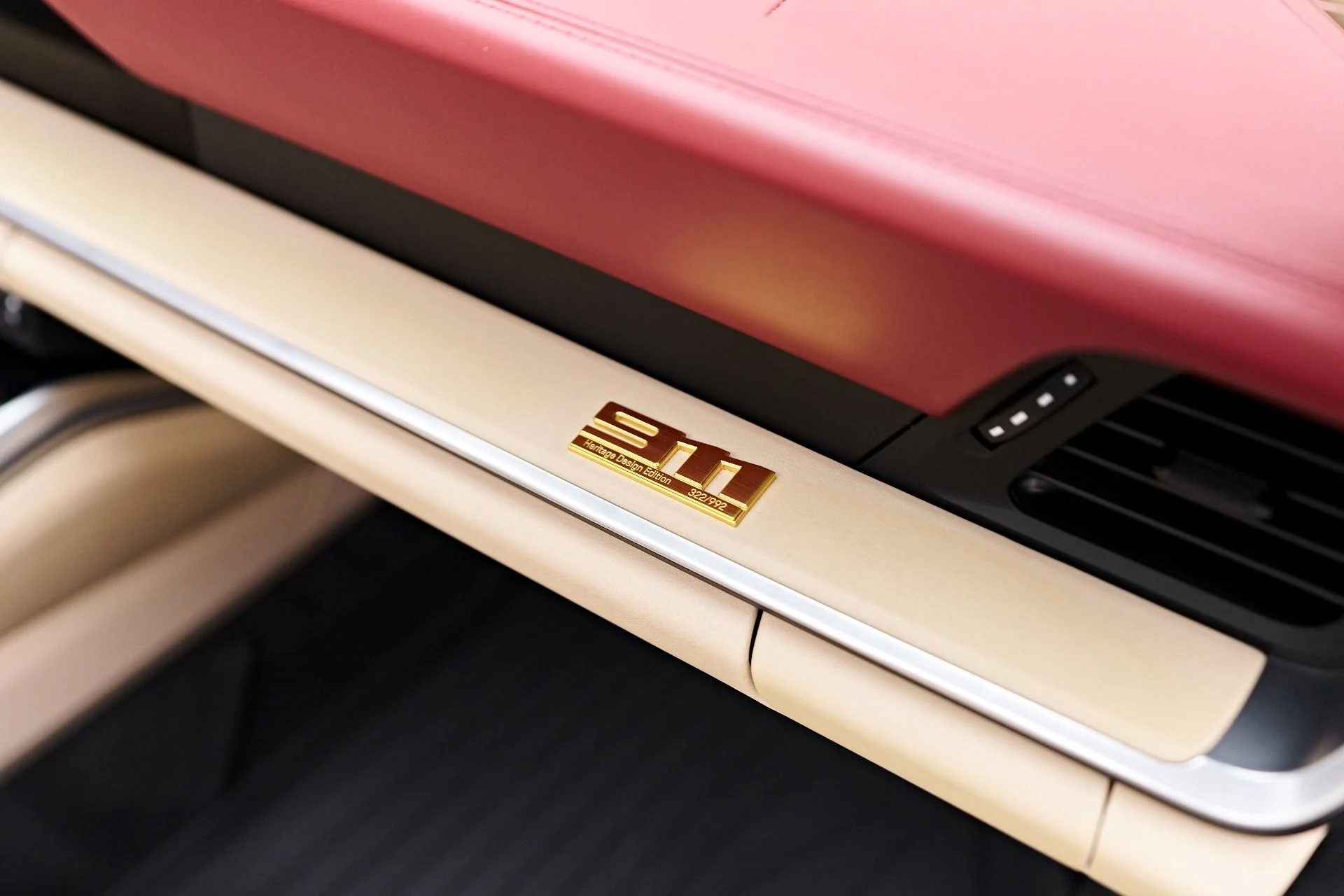 mph055_1801674040_Used_2021_Porsche_911_Targa_4_S_1757037679_7ce851b4af