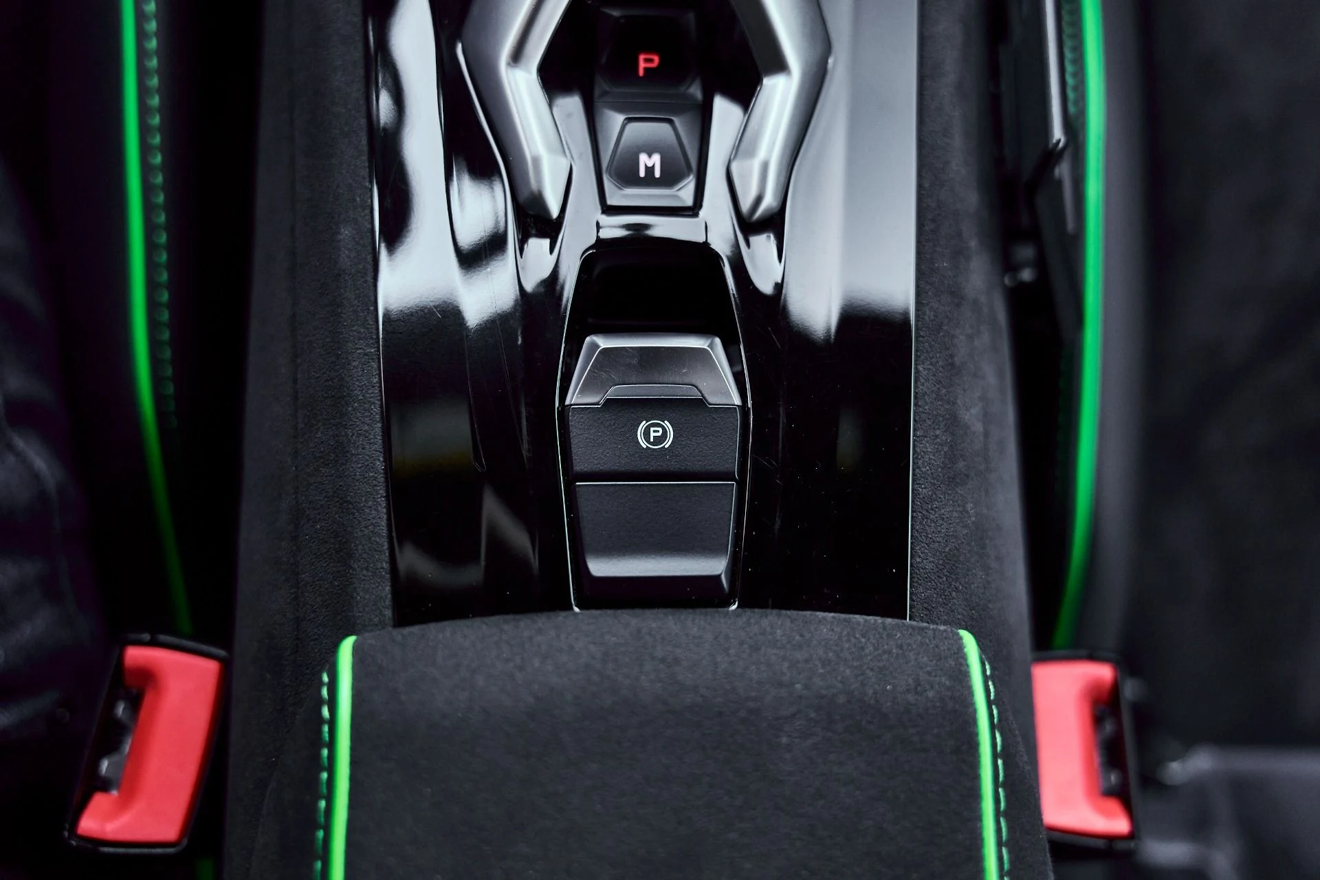 mph055_1808166094_Used_2024_Lamborghini_Huracan_Sterrato_Base_1774300164_a2d853f9b3