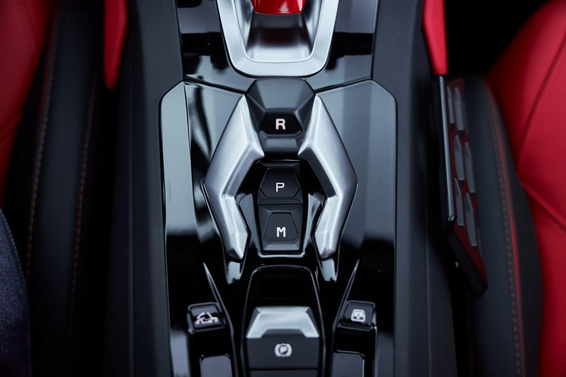 mph055_1810330018_Used_2024_Lamborghini_Huracan_EVO_Spyder_1766881381_168e61d636