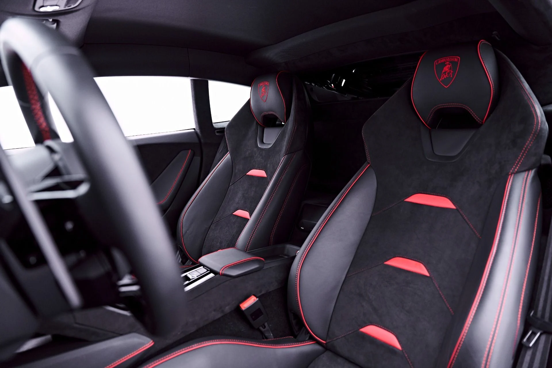 mph055_1822338691_Used_2023_Lamborghini_Huracan_Sterrato_Base_1782841572_aca629c120