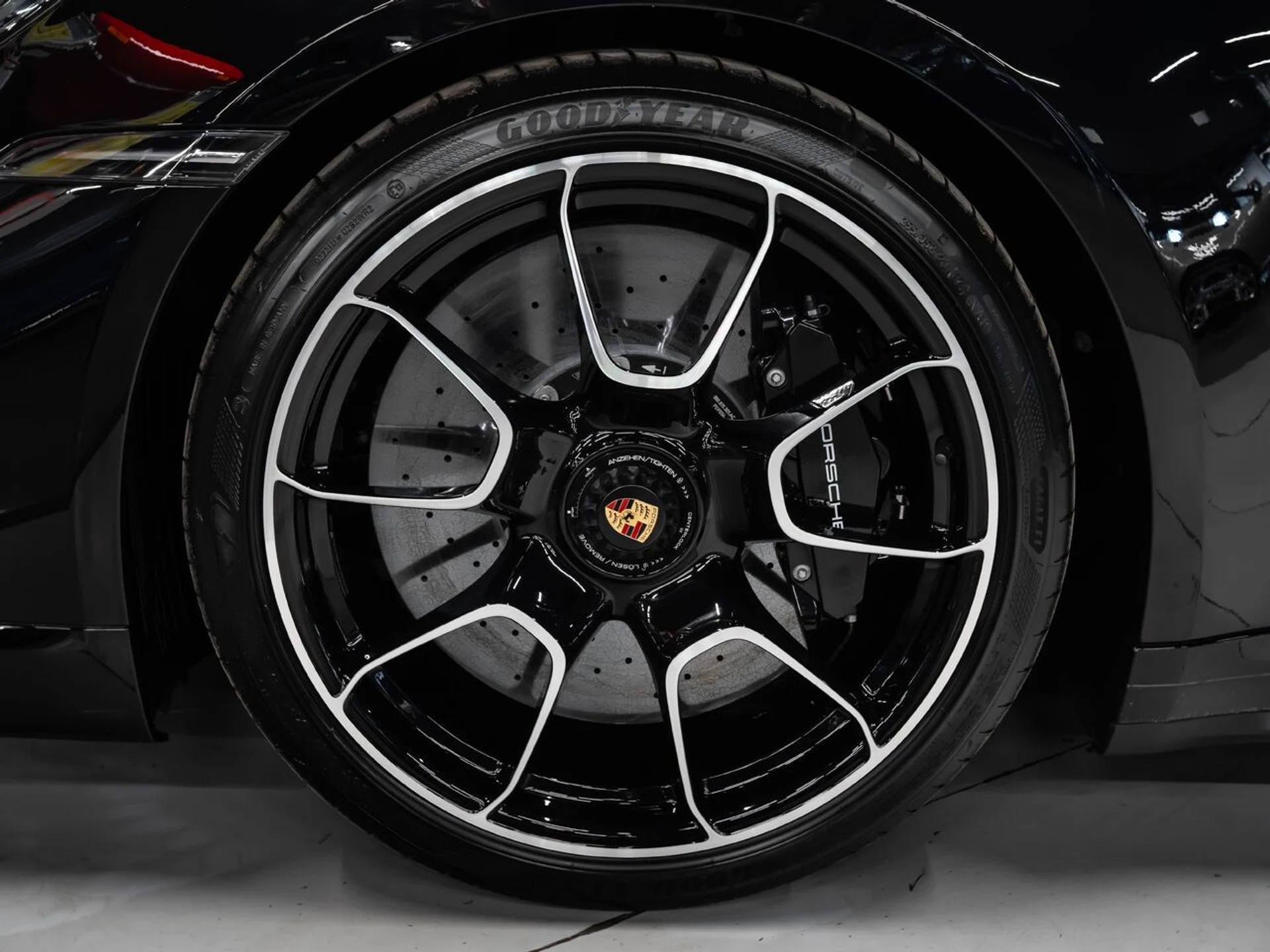 mph055_1822642558_porsche_911_2022_f67450e0ba