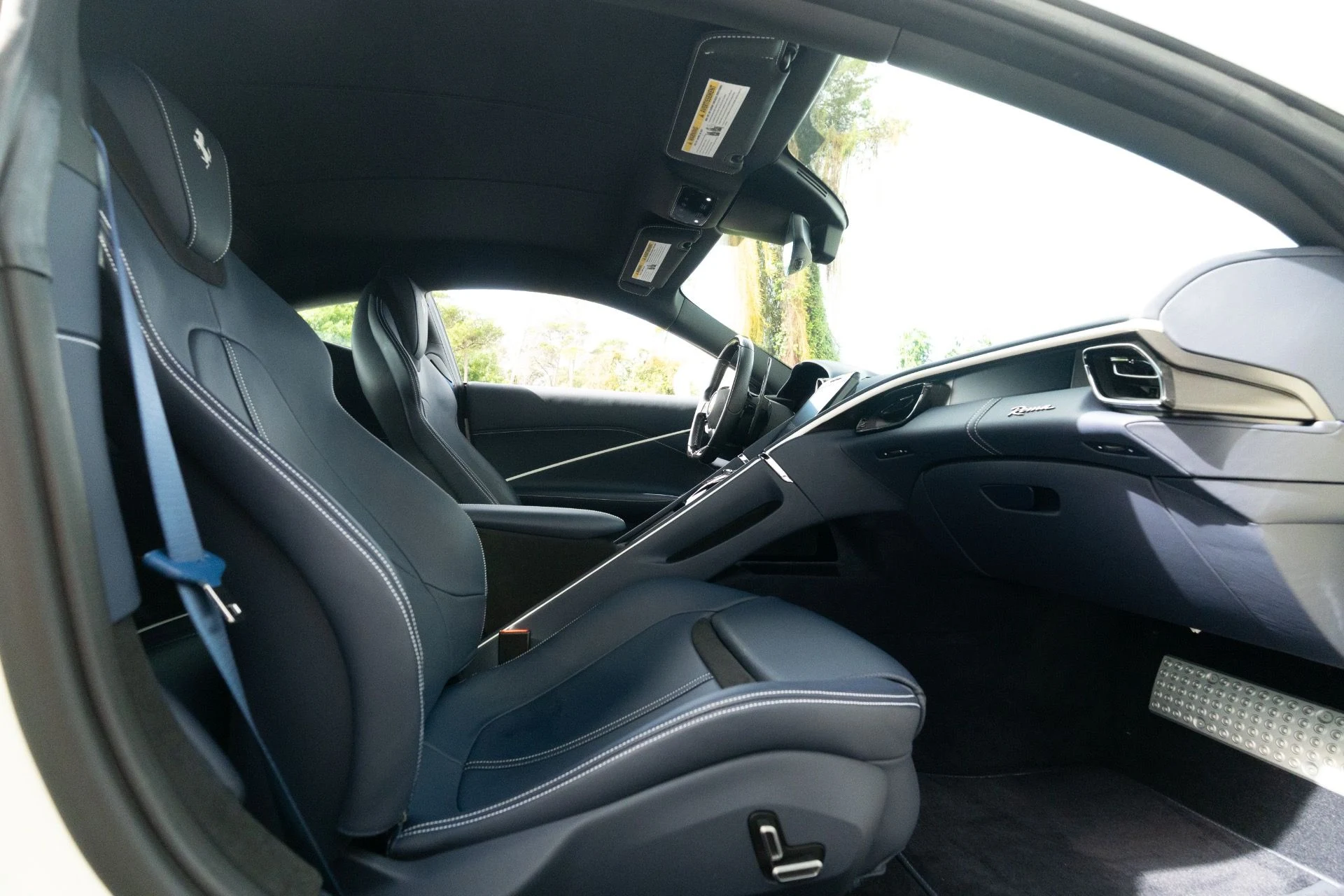 mph055_1836175471_Used_2022_Ferrari_Roma_1764790245_b3645f6c55