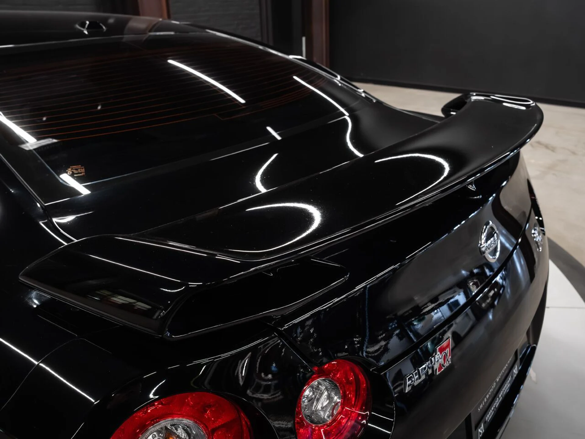 mph055_184154298_nissan_gt_r_2009_a3897f9178